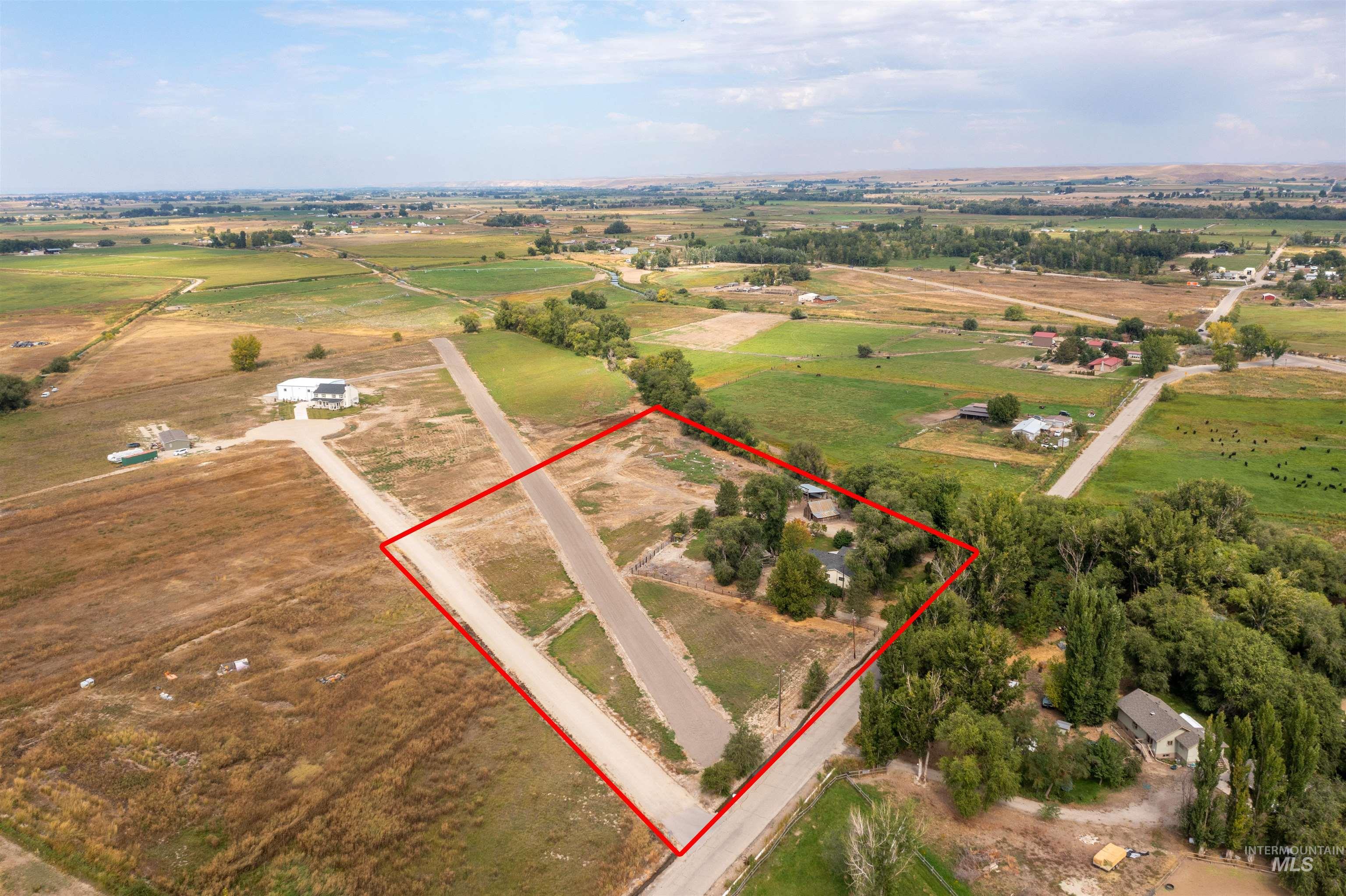 2333 Berglund, Emmett, Idaho 83617, 2 Bedrooms, 1 Bathroom, Residential For Sale, Price $609,000, 98961710