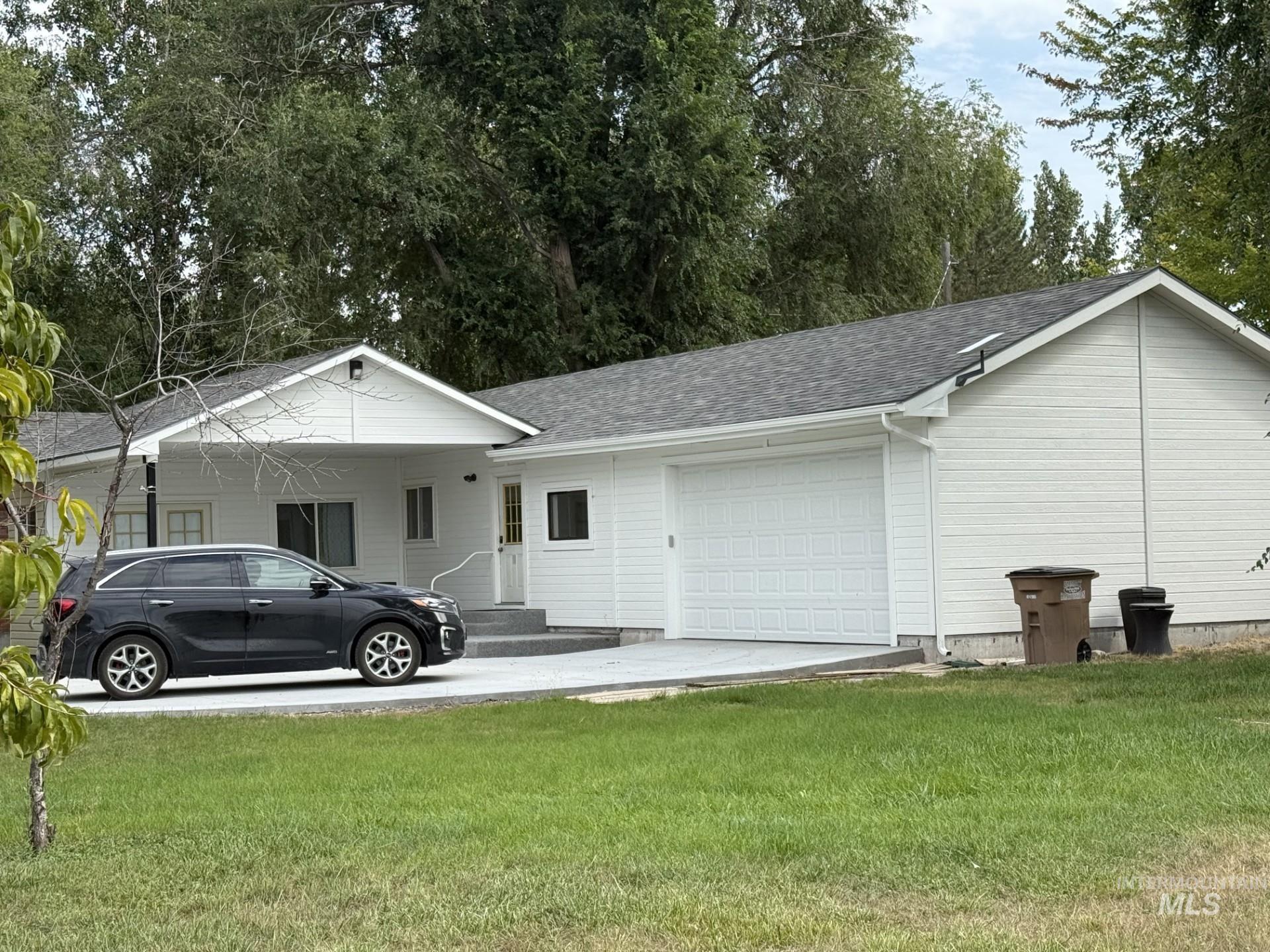 2333 Berglund, Emmett, Idaho 83617, 2 Bedrooms, 1 Bathroom, Residential For Sale, Price $609,000, 98961710
