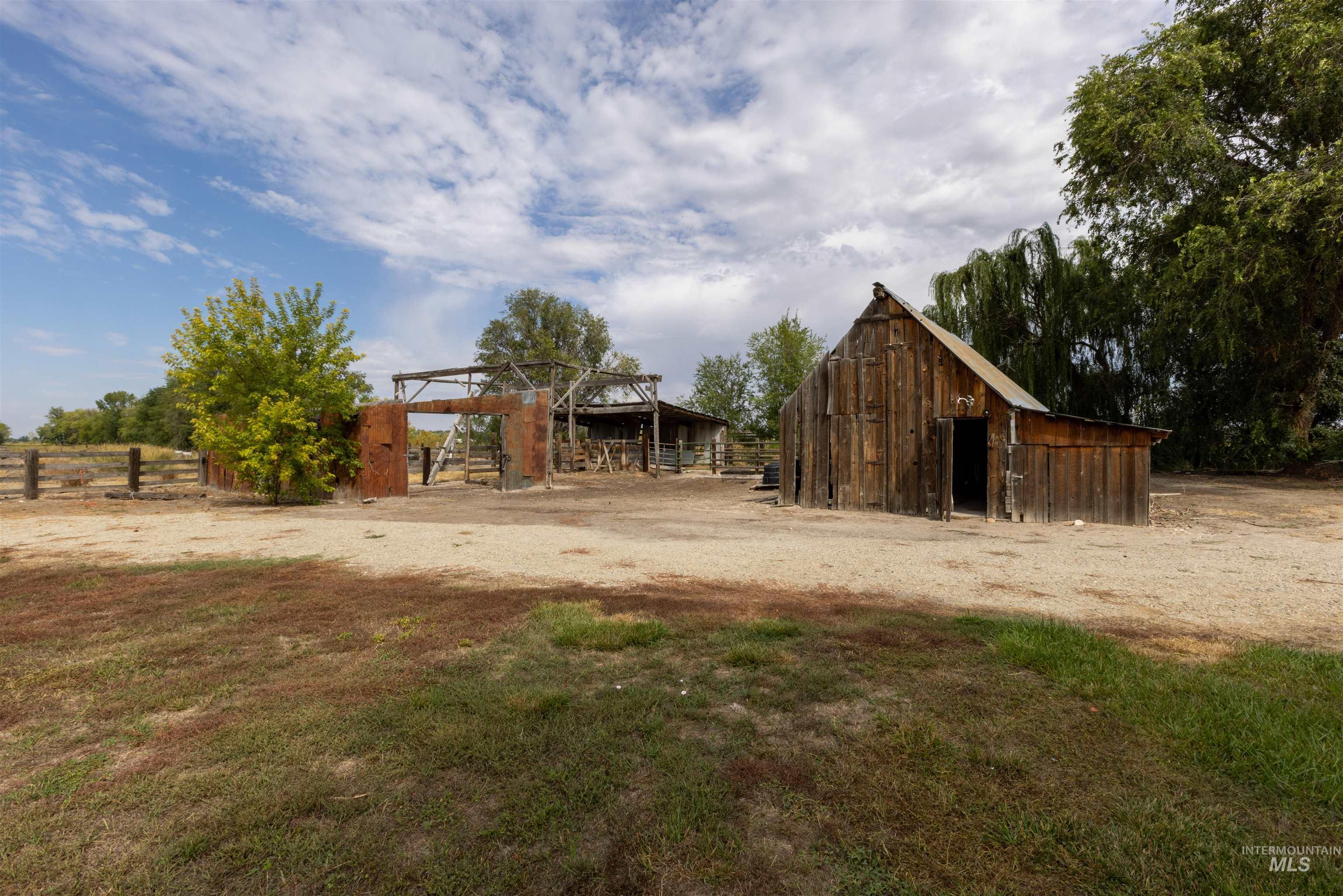 2333 Berglund, Emmett, Idaho 83617, 2 Bedrooms, 1 Bathroom, Residential For Sale, Price $609,000, 98961710