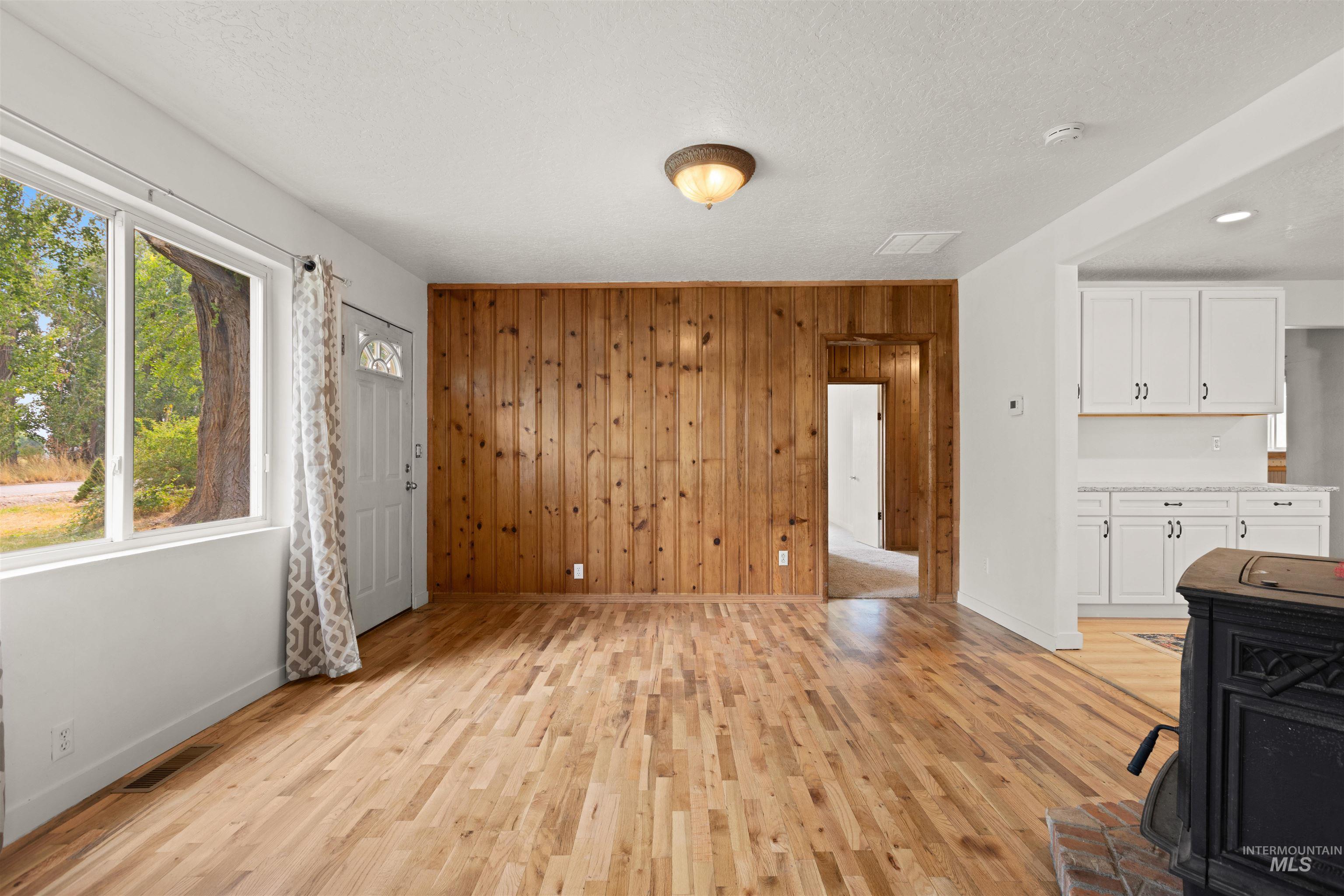 2333 Berglund, Emmett, Idaho 83617, 2 Bedrooms, 1 Bathroom, Residential For Sale, Price $609,000, 98961710