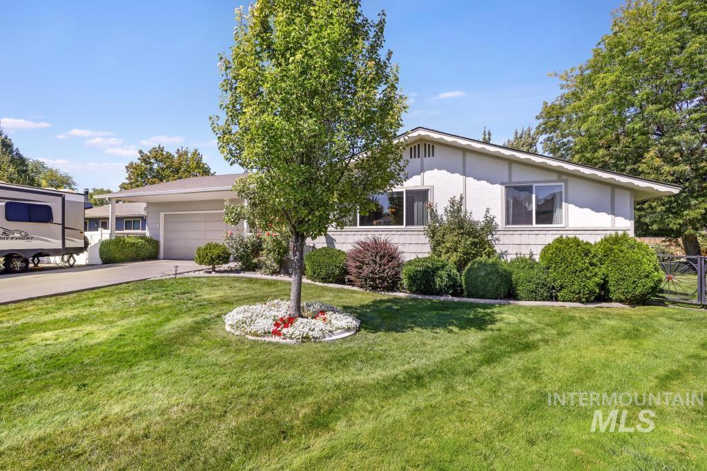 2351 Castle Drive, Twin Falls, Idaho 83301, 3 Bedrooms, 2 Bathrooms, Residential For Sale, Price $419,900,MLS 98961713