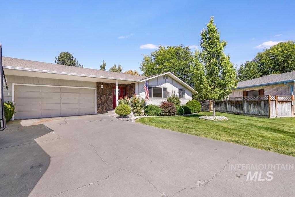 2351 Castle Drive, Twin Falls, Idaho 83301, 3 Bedrooms, 2 Bathrooms, Residential For Sale, Price $419,900,MLS 98961713