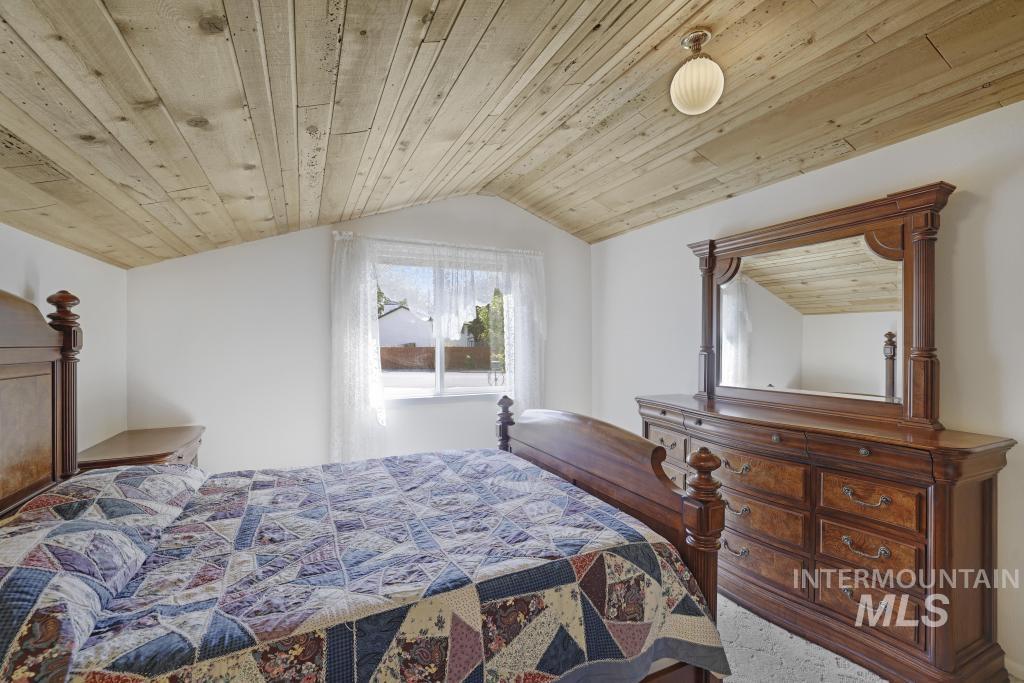 2351 Castle Drive, Twin Falls, Idaho 83301, 3 Bedrooms, 2 Bathrooms, Residential For Sale, Price $419,900,MLS 98961713