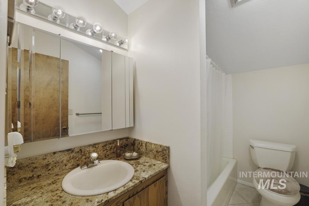 2351 Castle Drive, Twin Falls, Idaho 83301, 3 Bedrooms, 2 Bathrooms, Residential For Sale, Price $419,900,MLS 98961713