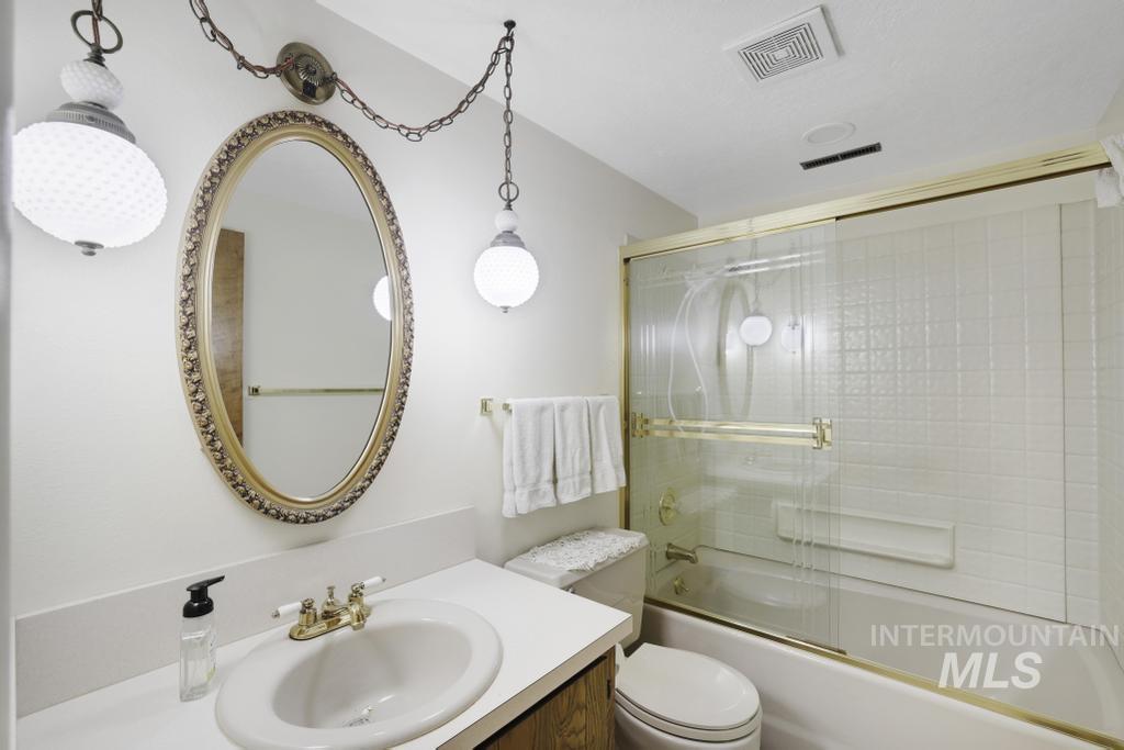 2351 Castle Drive, Twin Falls, Idaho 83301, 3 Bedrooms, 2 Bathrooms, Residential For Sale, Price $419,900,MLS 98961713