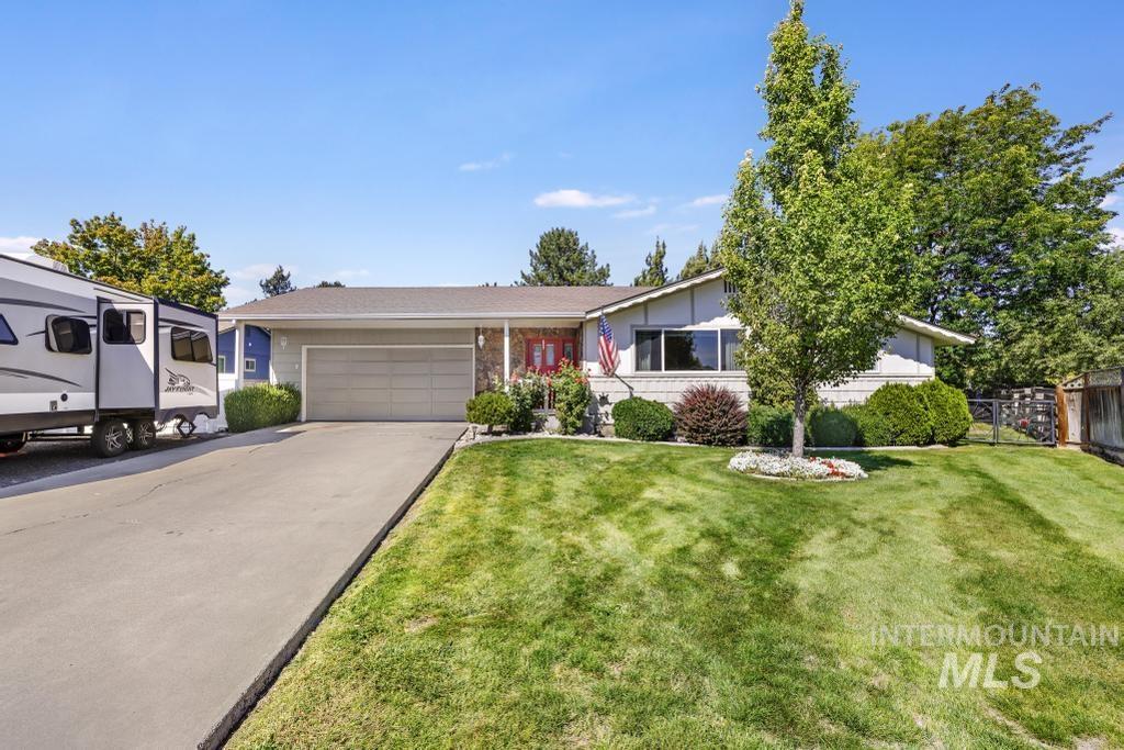 2351 Castle Drive, Twin Falls, Idaho 83301, 3 Bedrooms, 2 Bathrooms, Residential For Sale, Price $419,900,MLS 98961713