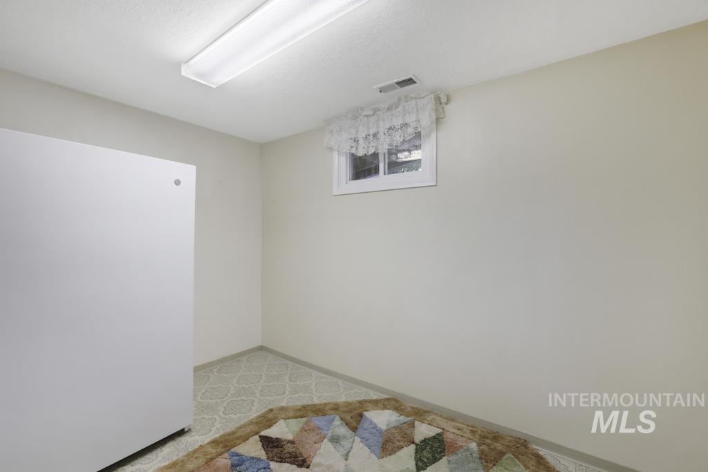 2351 Castle Drive, Twin Falls, Idaho 83301, 3 Bedrooms, 2 Bathrooms, Residential For Sale, Price $419,900,MLS 98961713