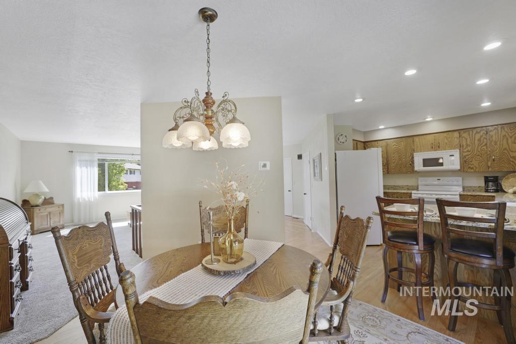 2351 Castle Drive, Twin Falls, Idaho 83301, 3 Bedrooms, 2 Bathrooms, Residential For Sale, Price $419,900,MLS 98961713