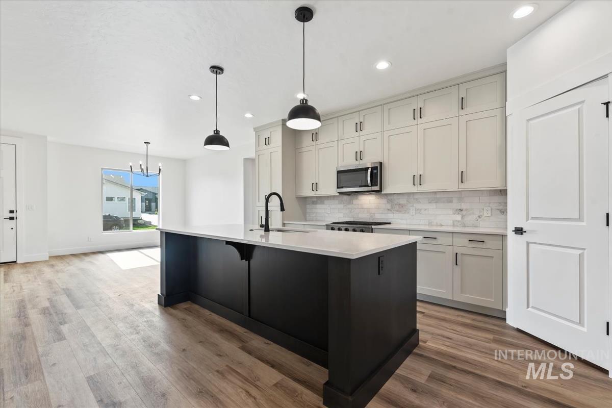 11201 S Corballis Ln, Kuna, Idaho 83634, 3 Bedrooms, 2 Bathrooms, Residential For Sale, Price $459,880,MLS 98961714