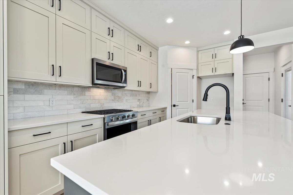 11201 S Corballis Ln, Kuna, Idaho 83634, 3 Bedrooms, 2 Bathrooms, Residential For Sale, Price $459,880,MLS 98961714