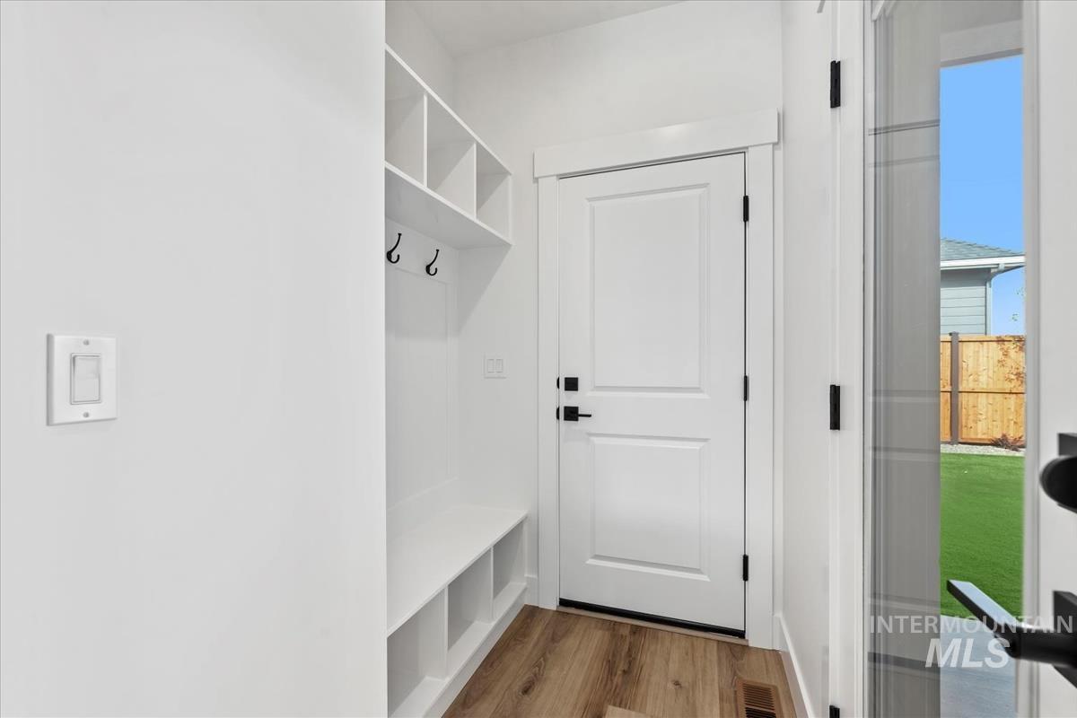 11201 S Corballis Ln, Kuna, Idaho 83634, 3 Bedrooms, 2 Bathrooms, Residential For Sale, Price $459,880,MLS 98961714