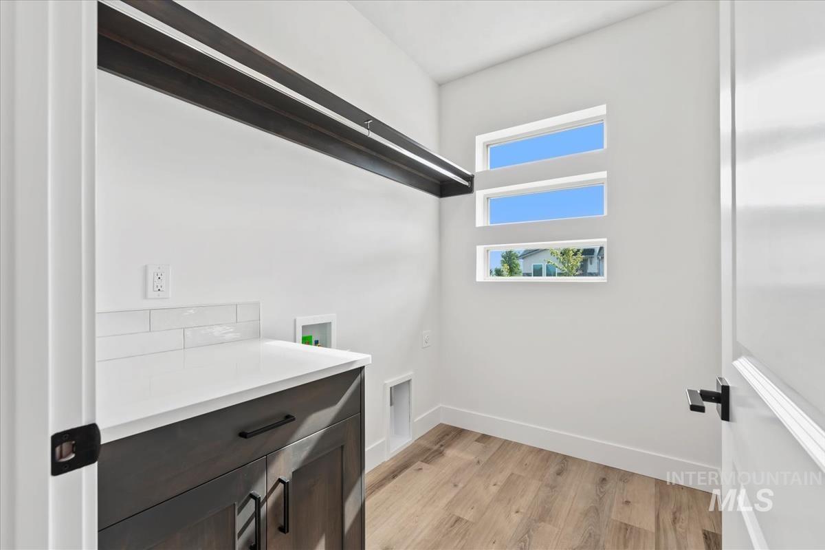 11201 S Corballis Ln, Kuna, Idaho 83634, 3 Bedrooms, 2 Bathrooms, Residential For Sale, Price $459,880,MLS 98961714