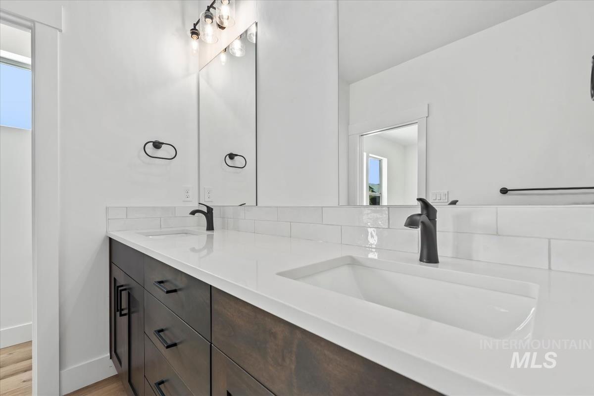 11201 S Corballis Ln, Kuna, Idaho 83634, 3 Bedrooms, 2 Bathrooms, Residential For Sale, Price $459,880,MLS 98961714