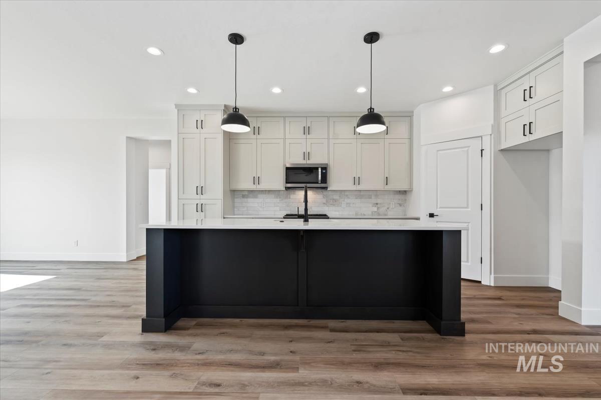 11201 S Corballis Ln, Kuna, Idaho 83634, 3 Bedrooms, 2 Bathrooms, Residential For Sale, Price $459,880,MLS 98961714