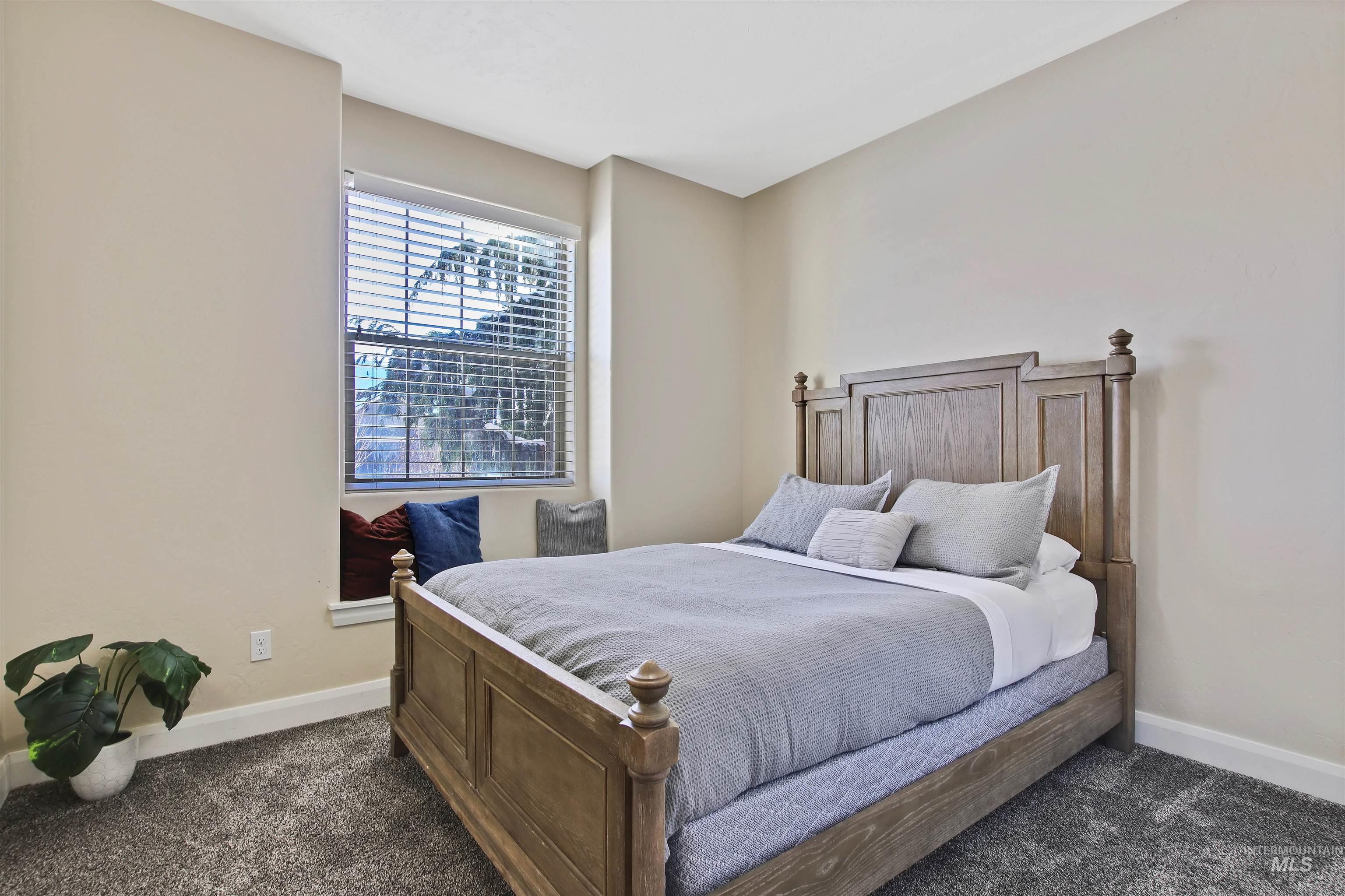 4631 N Adale Ave, Meridian, Idaho 83646, 5 Bedrooms, 3 Bathrooms, Residential For Sale, Price $569,900,MLS 98961717