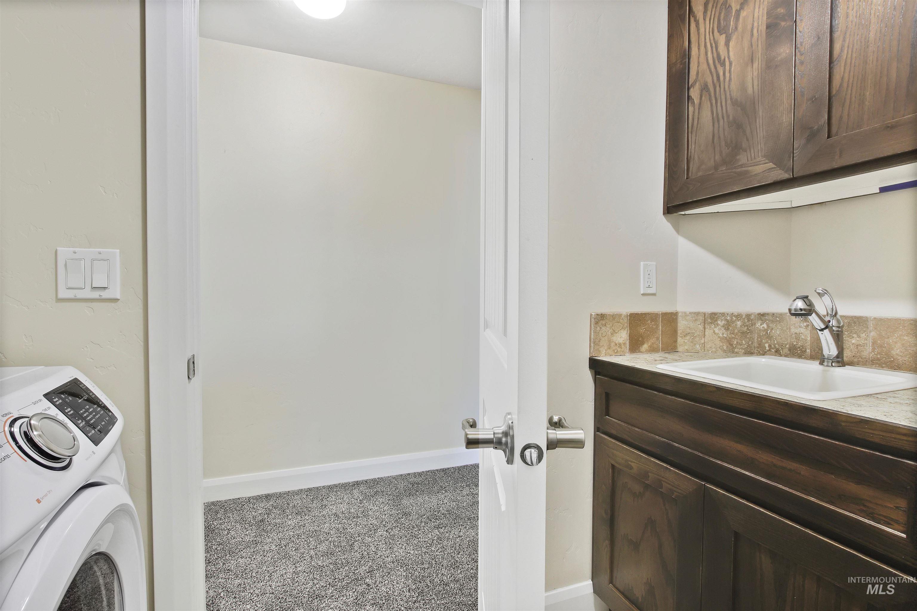 4631 N Adale Ave, Meridian, Idaho 83646, 5 Bedrooms, 3 Bathrooms, Residential For Sale, Price $569,900,MLS 98961717