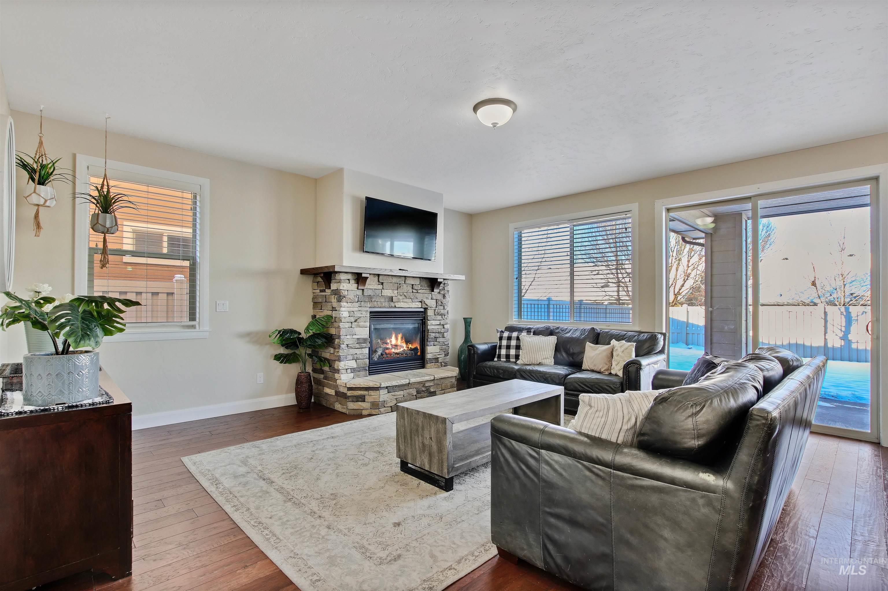 4631 N Adale Ave, Meridian, Idaho 83646, 5 Bedrooms, 3 Bathrooms, Residential For Sale, Price $569,900,MLS 98961717