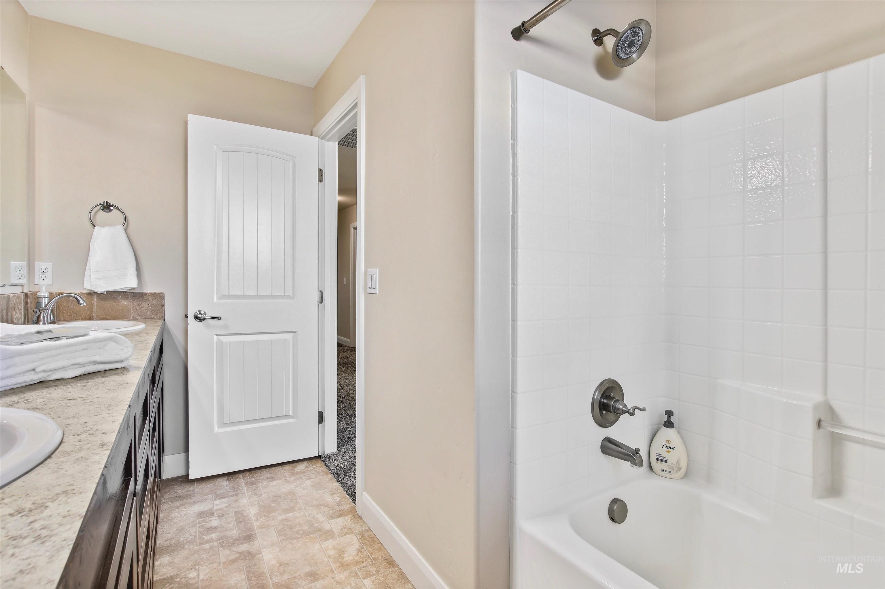 4631 N Adale Ave, Meridian, Idaho 83646, 5 Bedrooms, 3 Bathrooms, Residential For Sale, Price $569,900,MLS 98961717