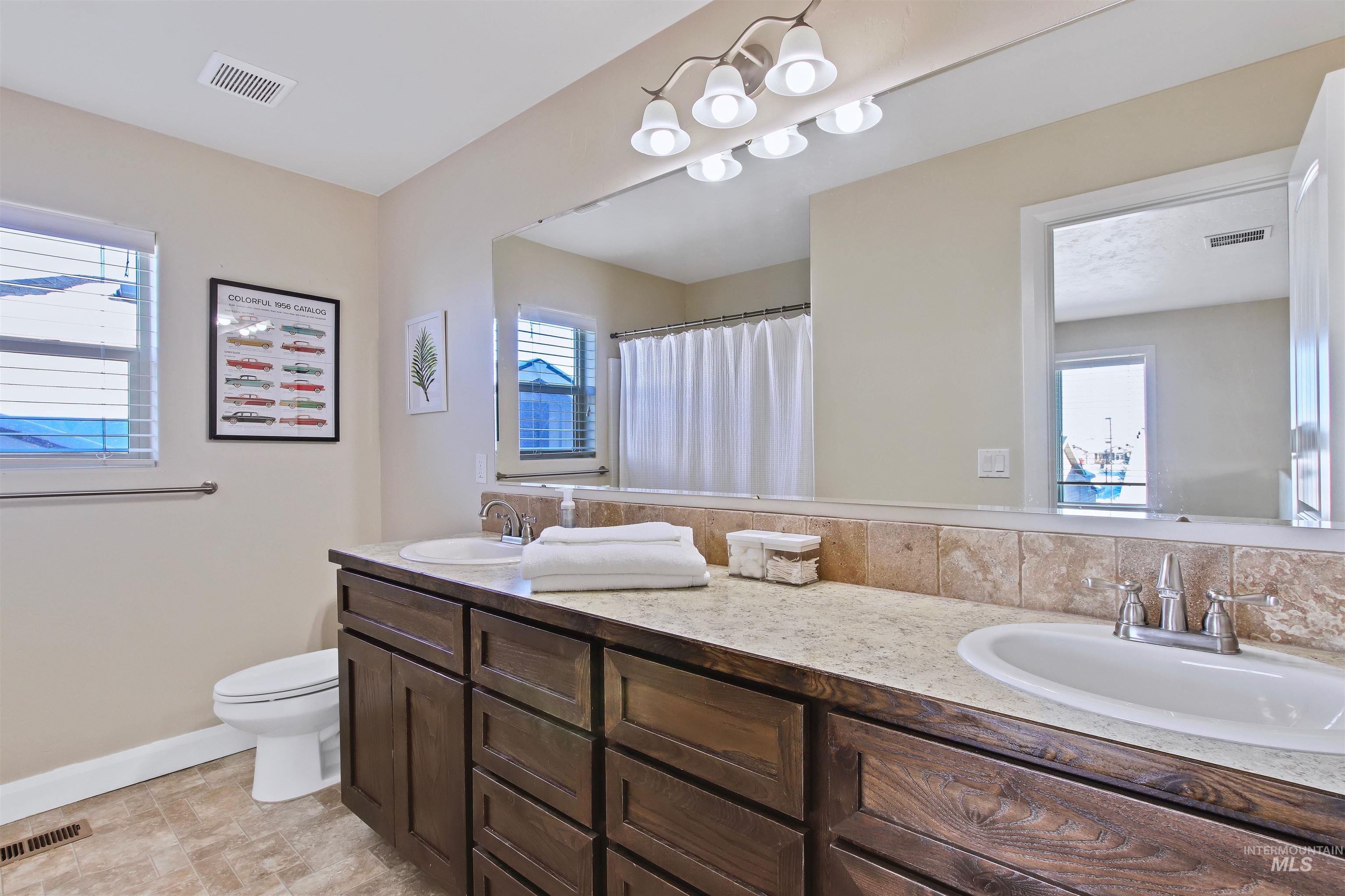 4631 N Adale Ave, Meridian, Idaho 83646, 5 Bedrooms, 3 Bathrooms, Residential For Sale, Price $569,900,MLS 98961717