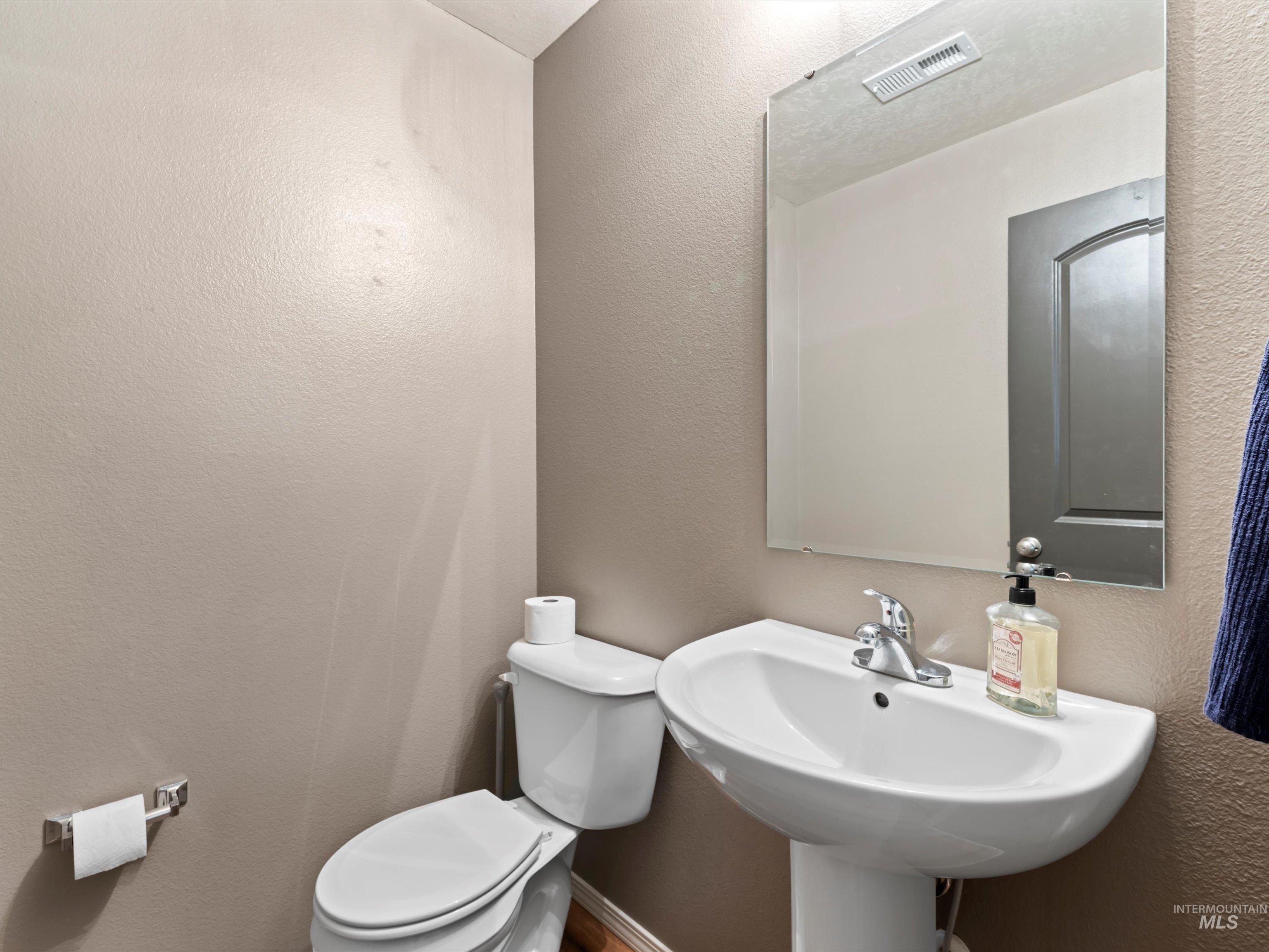 10473 W Jerry Peak St, Boise, Idaho 83709, 3 Bedrooms, 2.5 Bathrooms, Residential For Sale, Price $424,000,MLS 98961726