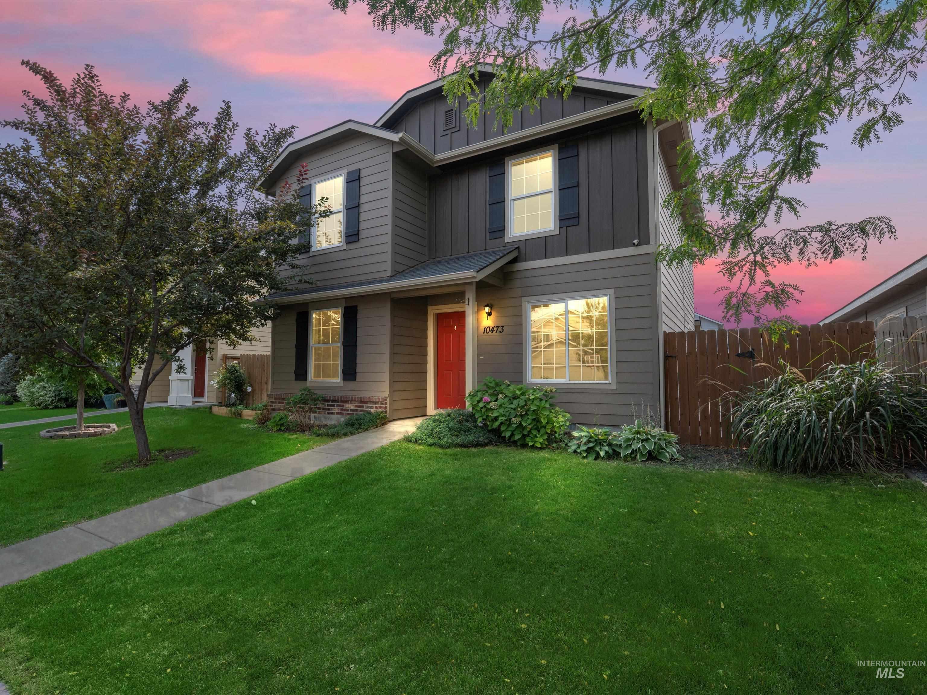 10473 W Jerry Peak St, Boise, Idaho 83709, 3 Bedrooms, 2.5 Bathrooms, Residential For Sale, Price $424,000,MLS 98961726