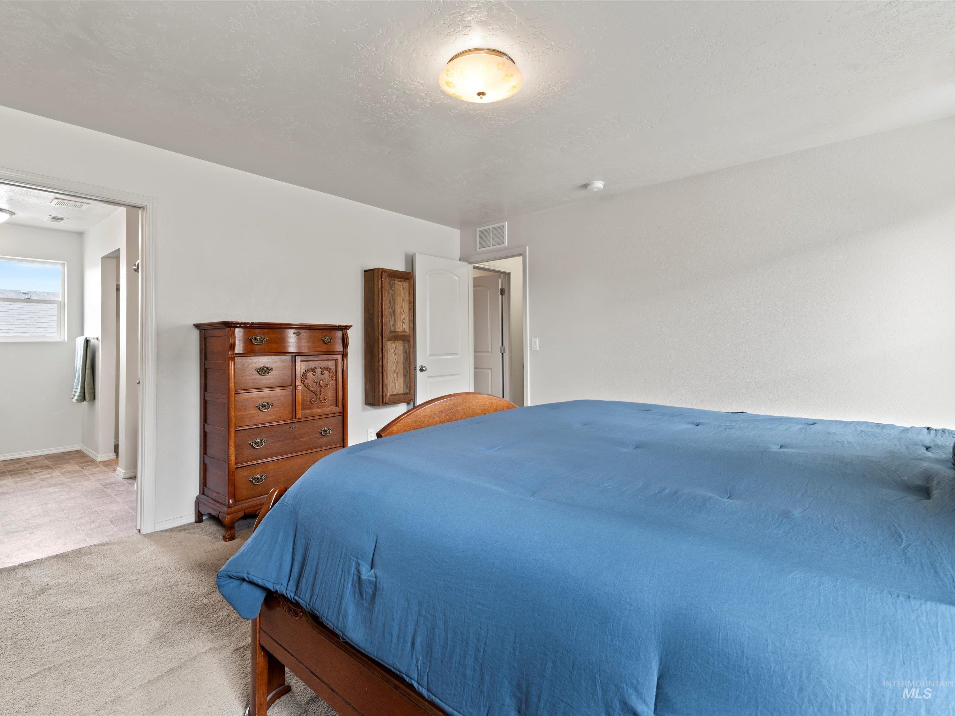 10473 W Jerry Peak St, Boise, Idaho 83709, 3 Bedrooms, 2.5 Bathrooms, Residential For Sale, Price $424,000,MLS 98961726