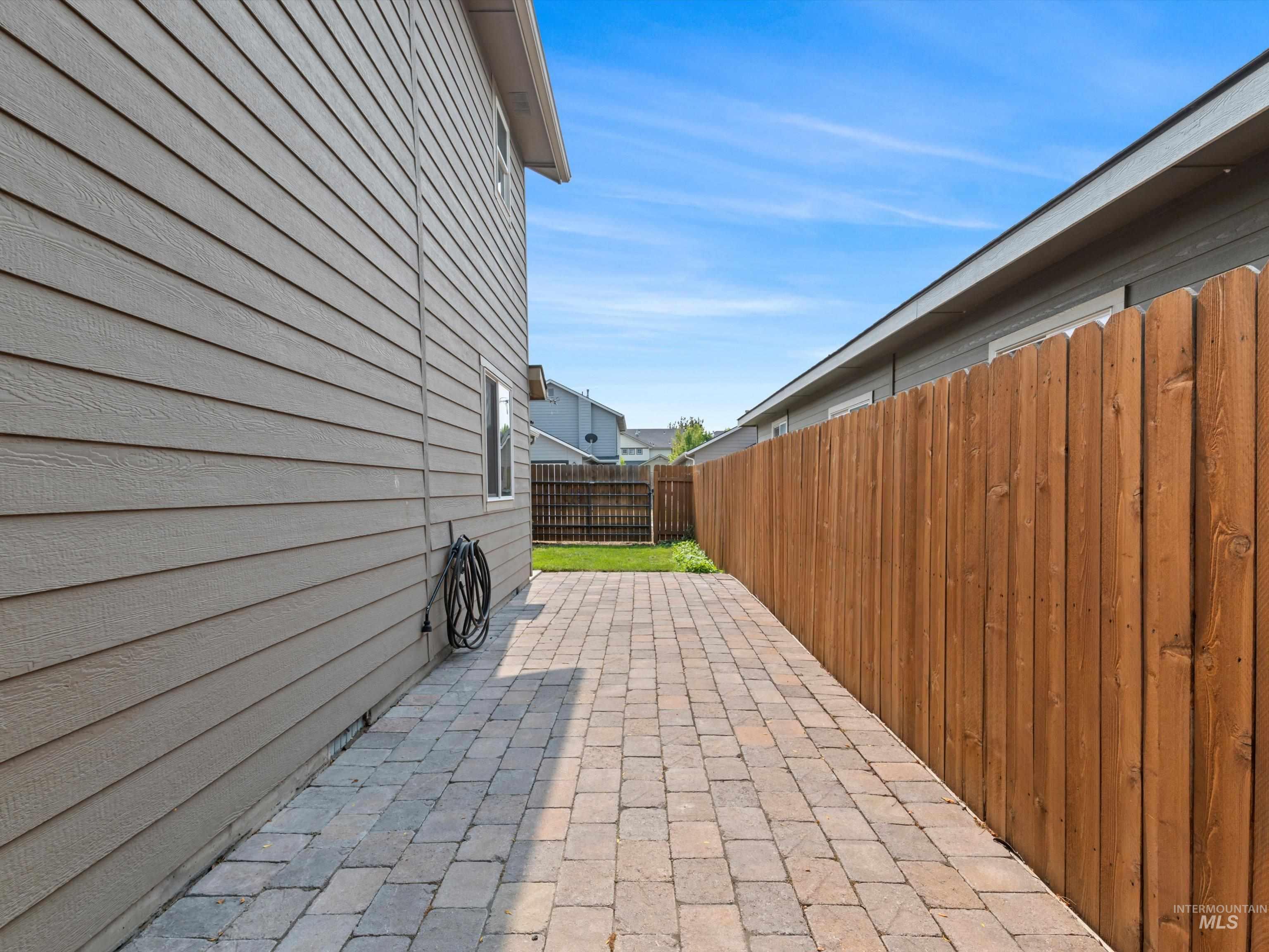 10473 W Jerry Peak St, Boise, Idaho 83709, 3 Bedrooms, 2.5 Bathrooms, Residential For Sale, Price $424,000,MLS 98961726