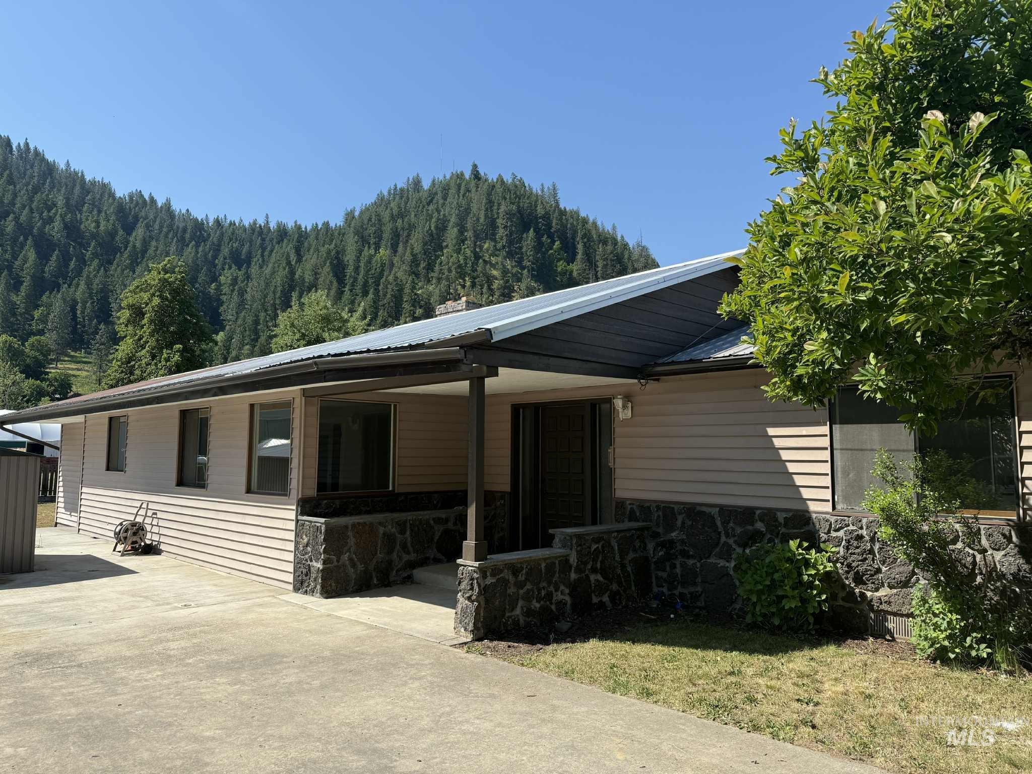 1155 Michigan Avenue, Orofino, Idaho 83544, 3 Bedrooms, 1.5 Bathrooms, Residential For Sale, Price $399,000,MLS 98961745