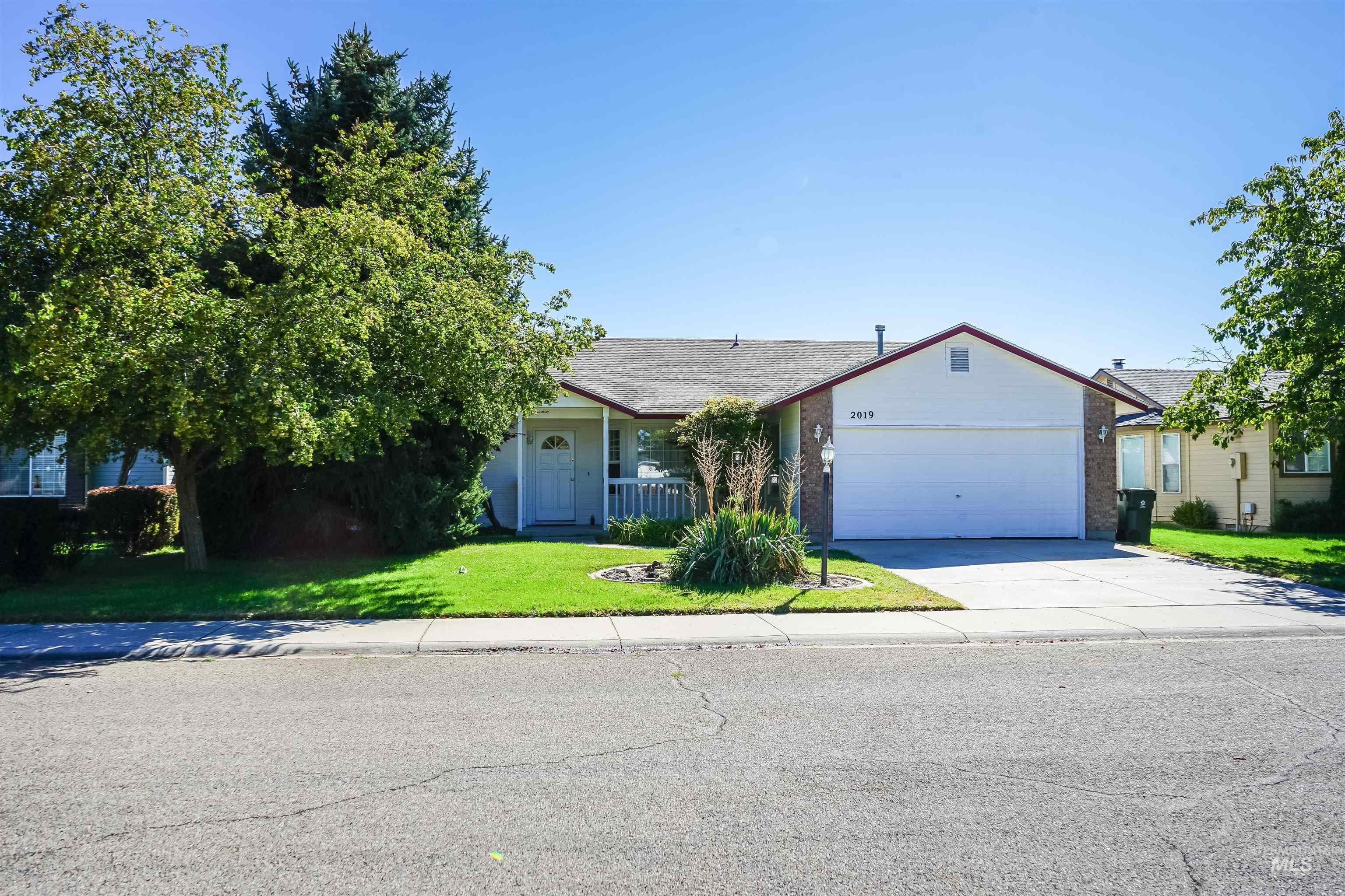 2019 W Snyder Dr, Meridian, Idaho 83642, 3 Bedrooms, 2 Bathrooms, Residential For Sale, Price $389,900,MLS 98961759