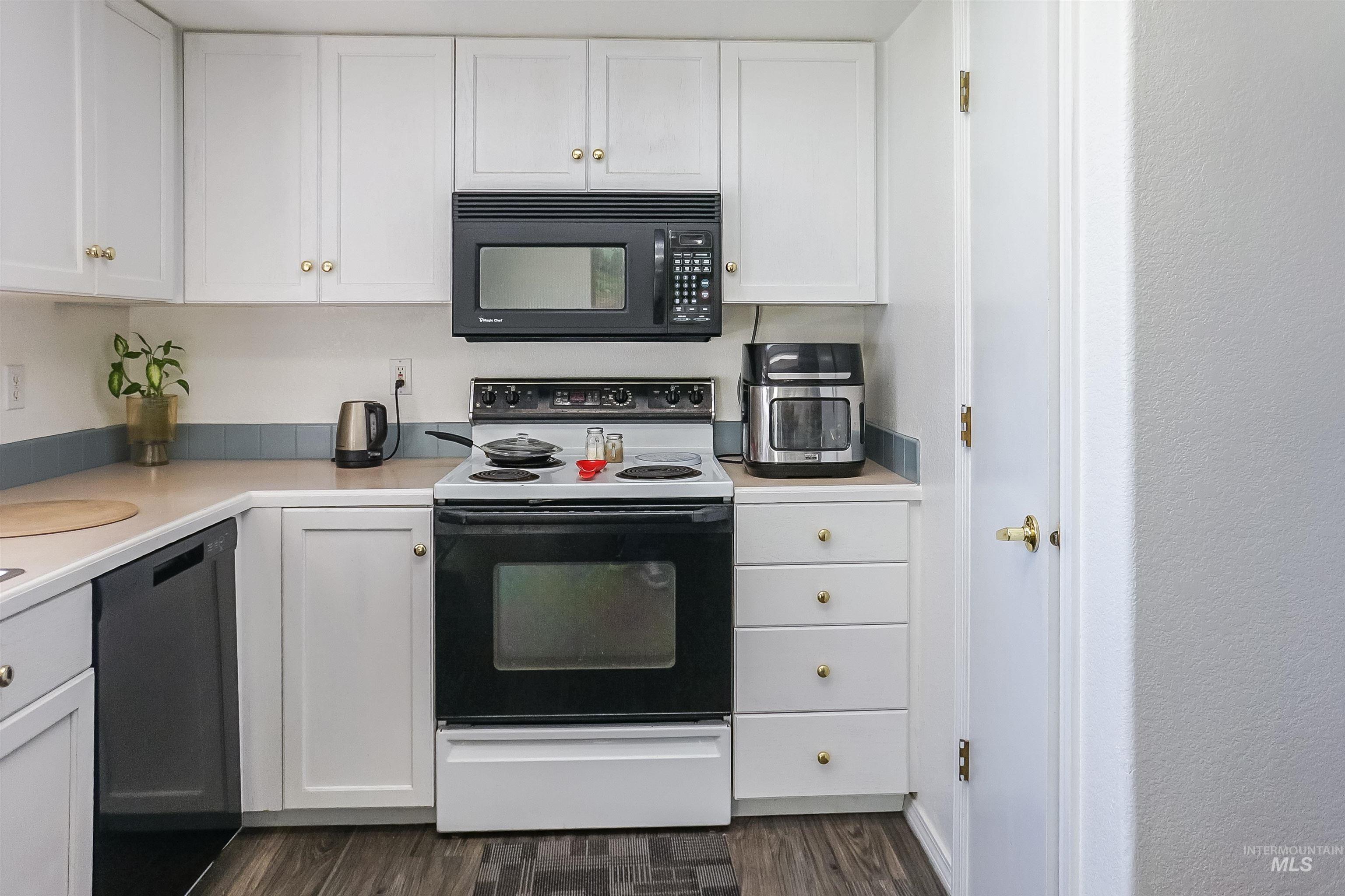 2019 W Snyder Dr, Meridian, Idaho 83642, 3 Bedrooms, 2 Bathrooms, Residential For Sale, Price $389,900,MLS 98961759