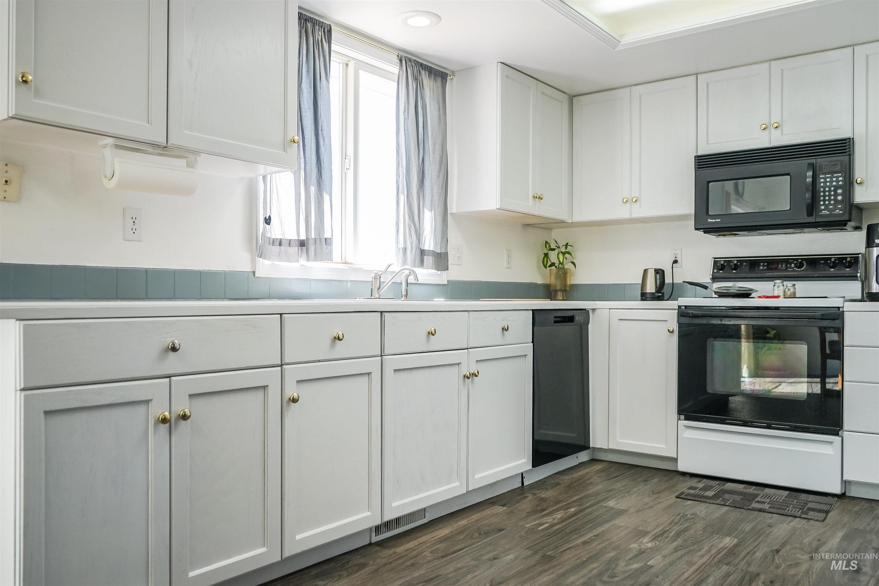 2019 W Snyder Dr, Meridian, Idaho 83642, 3 Bedrooms, 2 Bathrooms, Residential For Sale, Price $389,900,MLS 98961759