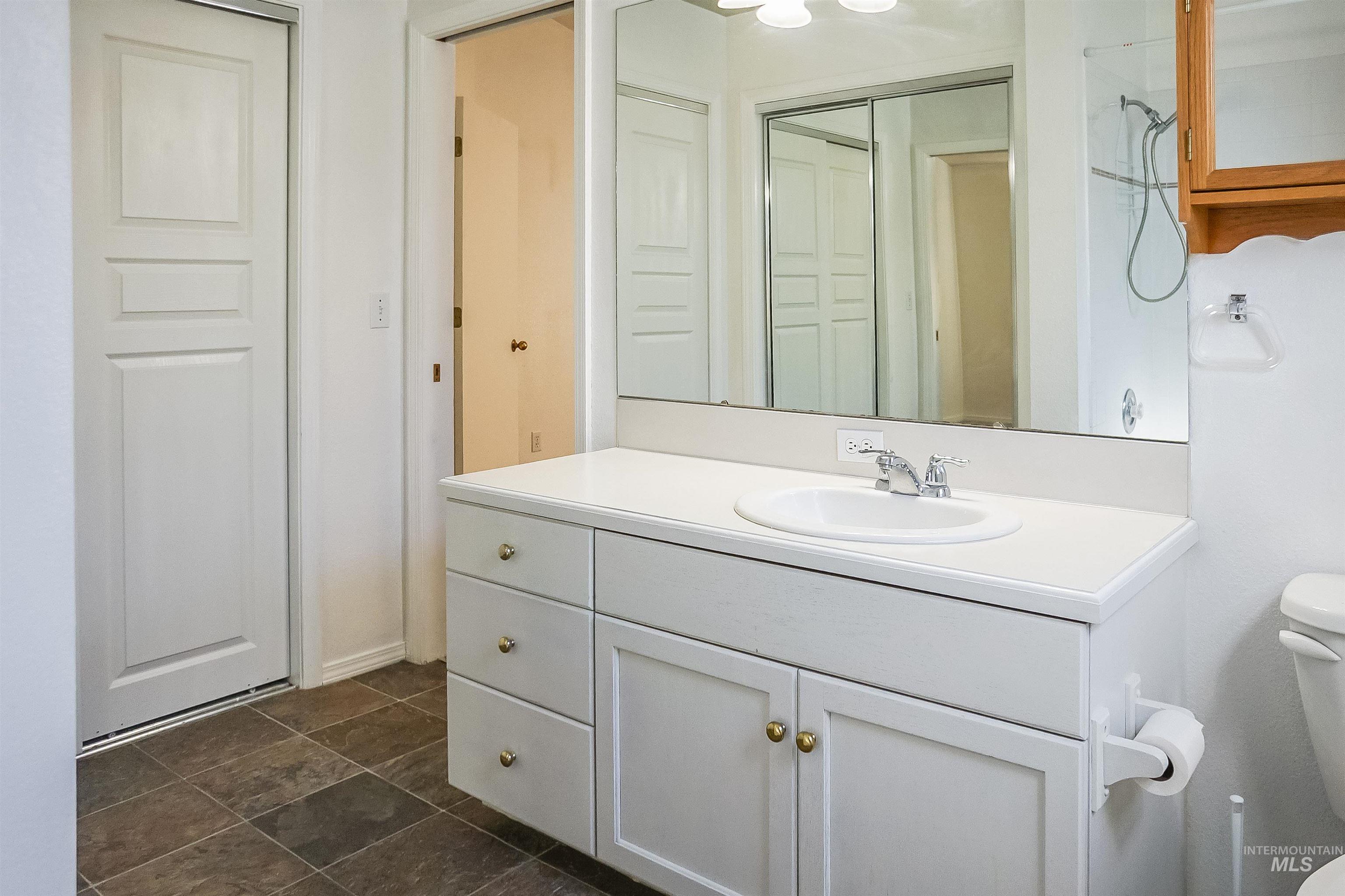 2019 W Snyder Dr, Meridian, Idaho 83642, 3 Bedrooms, 2 Bathrooms, Residential For Sale, Price $389,900,MLS 98961759