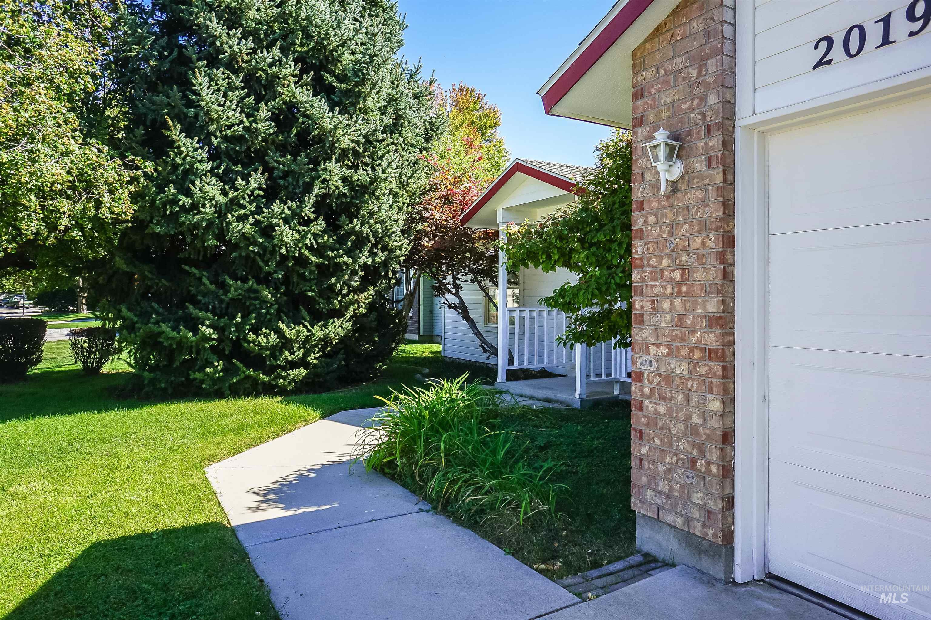 2019 W Snyder Dr, Meridian, Idaho 83642, 3 Bedrooms, 2 Bathrooms, Residential For Sale, Price $389,900,MLS 98961759