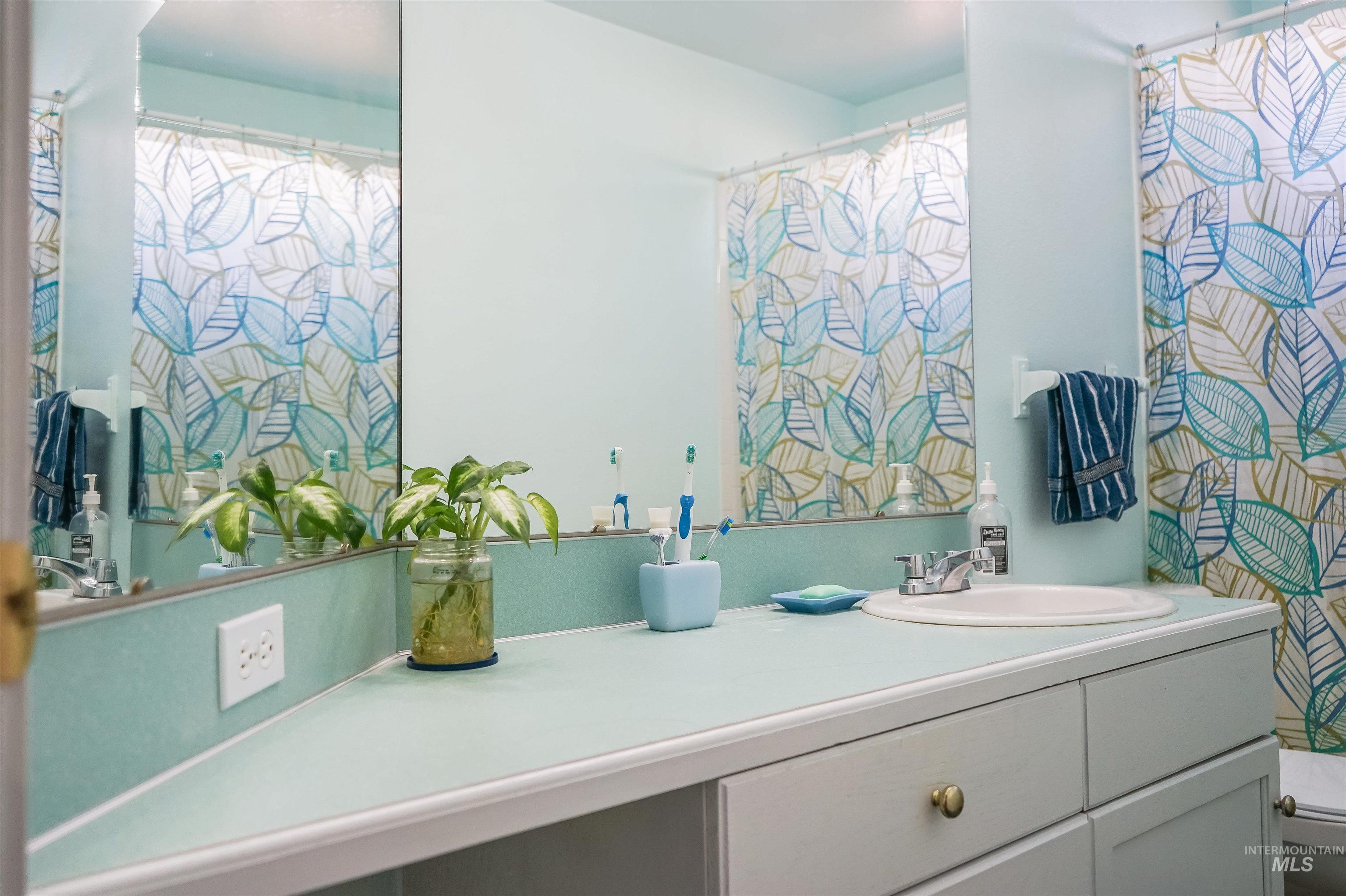 2019 W Snyder Dr, Meridian, Idaho 83642, 3 Bedrooms, 2 Bathrooms, Residential For Sale, Price $389,900,MLS 98961759