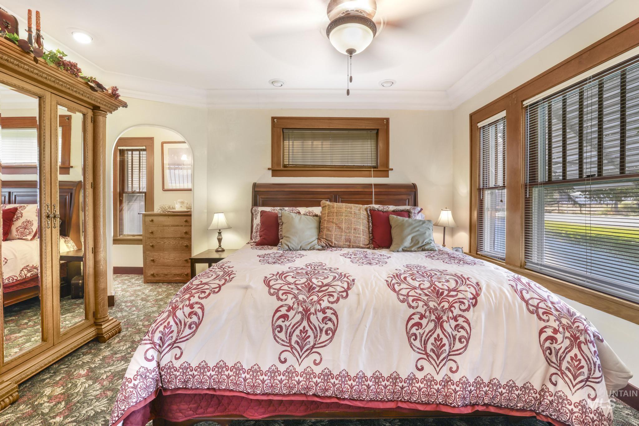 916 Hankins Rd N, Twin Falls, Idaho 83301, 3 Bedrooms, 4 Bathrooms, Residential For Sale, Price $750,000,MLS 98961760