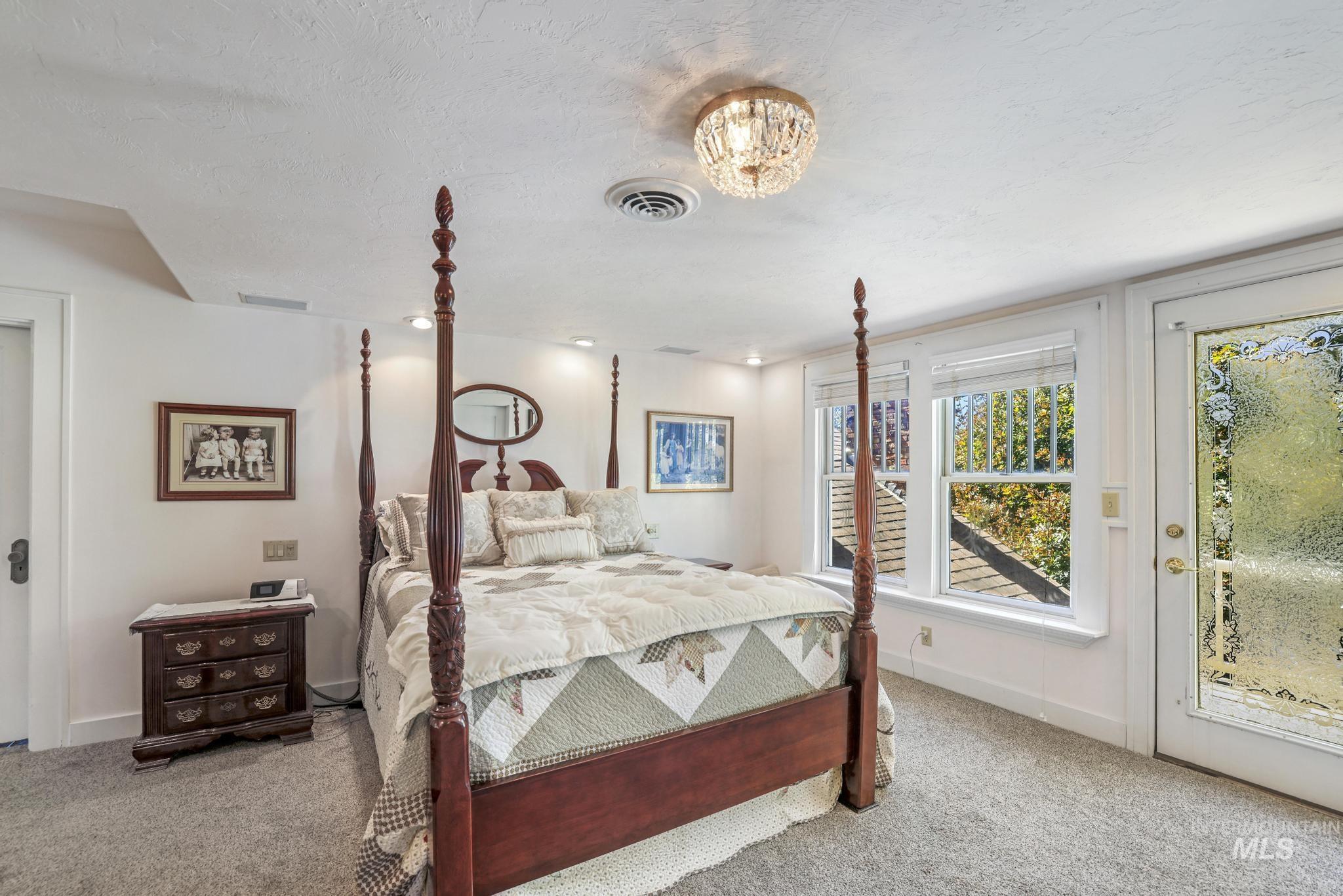 916 Hankins Rd N, Twin Falls, Idaho 83301, 3 Bedrooms, 4 Bathrooms, Residential For Sale, Price $750,000,MLS 98961760