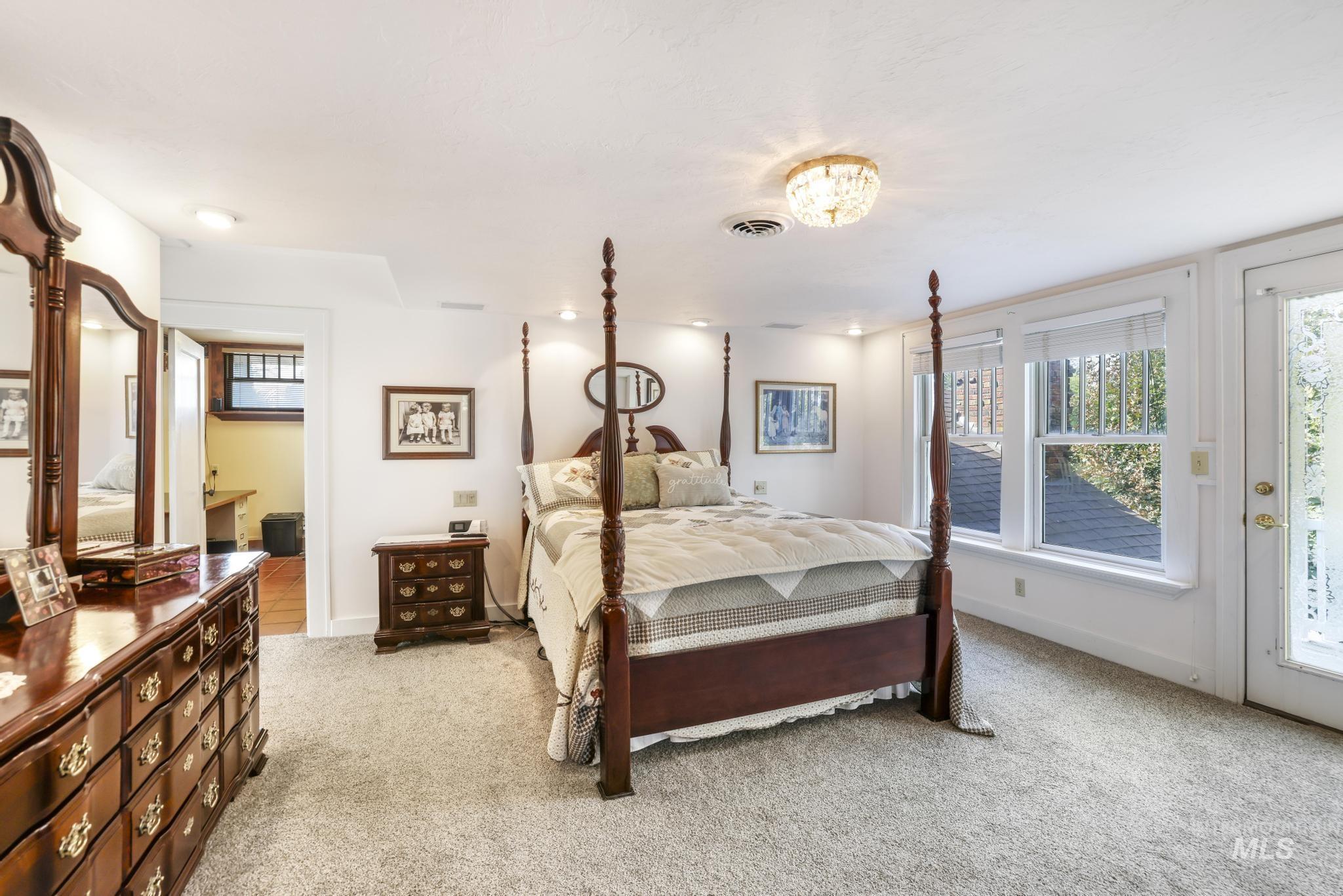 916 Hankins Rd N, Twin Falls, Idaho 83301, 3 Bedrooms, 4 Bathrooms, Residential For Sale, Price $750,000,MLS 98961760