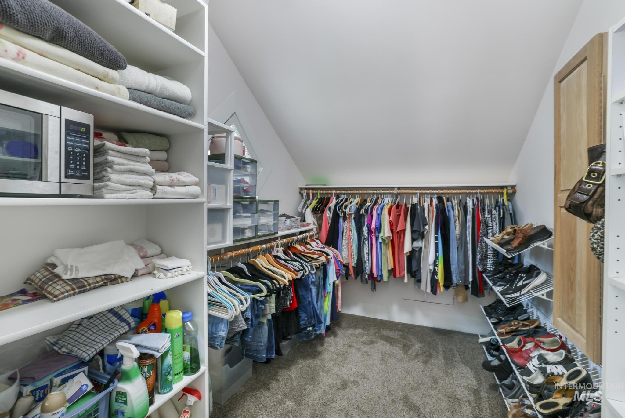 916 Hankins Rd N, Twin Falls, Idaho 83301, 3 Bedrooms, 4 Bathrooms, Residential For Sale, Price $750,000,MLS 98961760