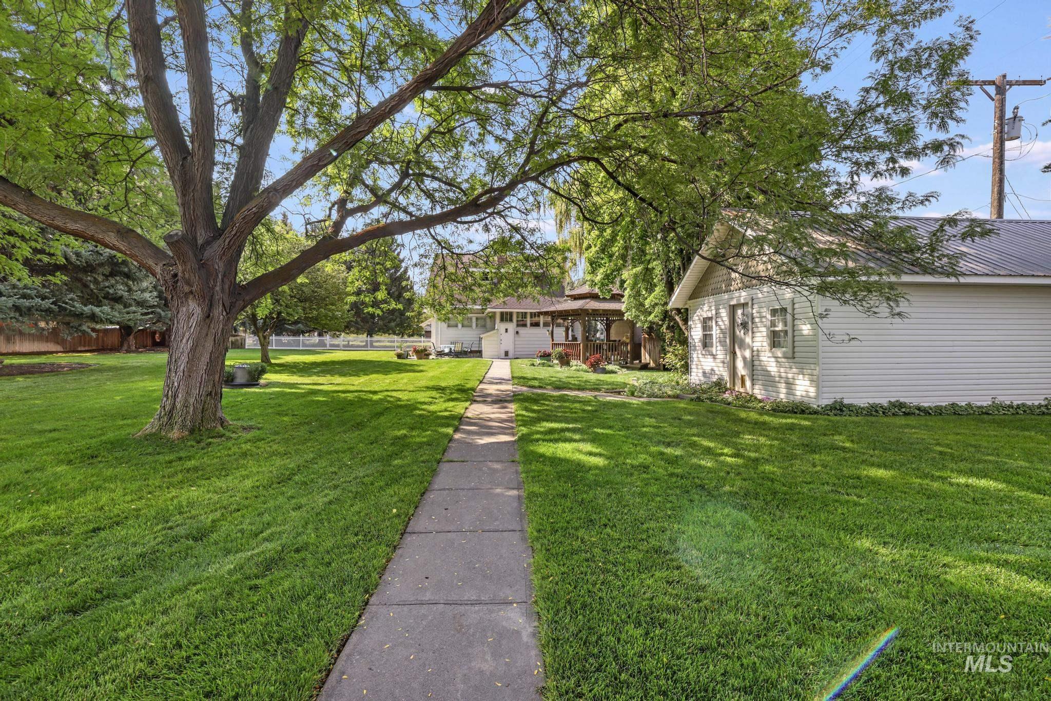 916 Hankins Rd N, Twin Falls, Idaho 83301, 3 Bedrooms, 4 Bathrooms, Residential For Sale, Price $750,000,MLS 98961760