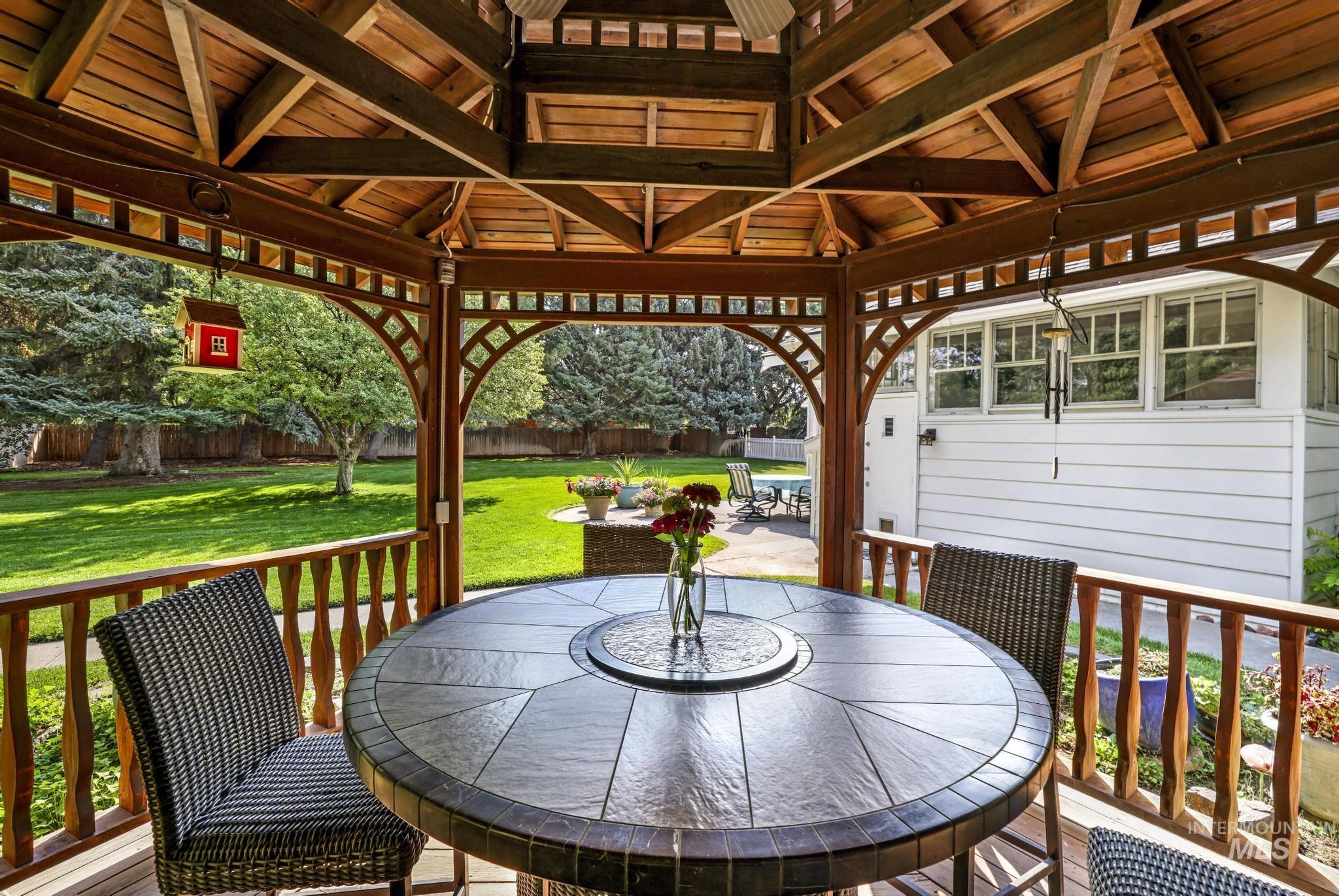 916 Hankins Rd N, Twin Falls, Idaho 83301, 3 Bedrooms, 4 Bathrooms, Residential For Sale, Price $750,000,MLS 98961760