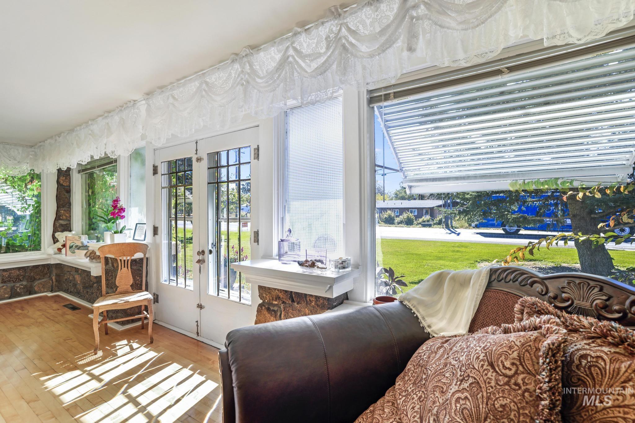 916 Hankins Rd N, Twin Falls, Idaho 83301, 3 Bedrooms, 4 Bathrooms, Residential For Sale, Price $750,000,MLS 98961760