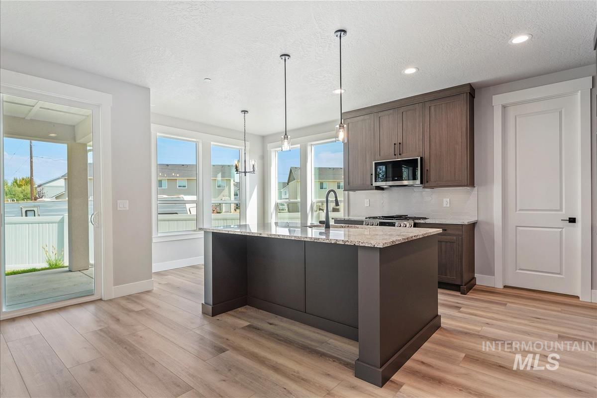 578 Hidden Mill Ct, Middleton, Idaho 83644, 4 Bedrooms, 3 Bathrooms, Residential For Sale, Price $624,900,MLS 98961810