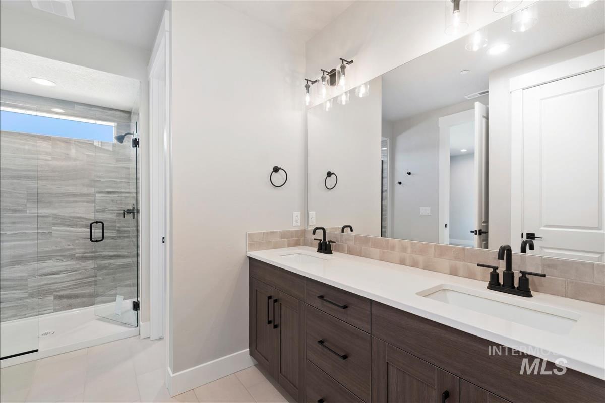 578 Hidden Mill Ct, Middleton, Idaho 83644, 4 Bedrooms, 3 Bathrooms, Residential For Sale, Price $624,900,MLS 98961810