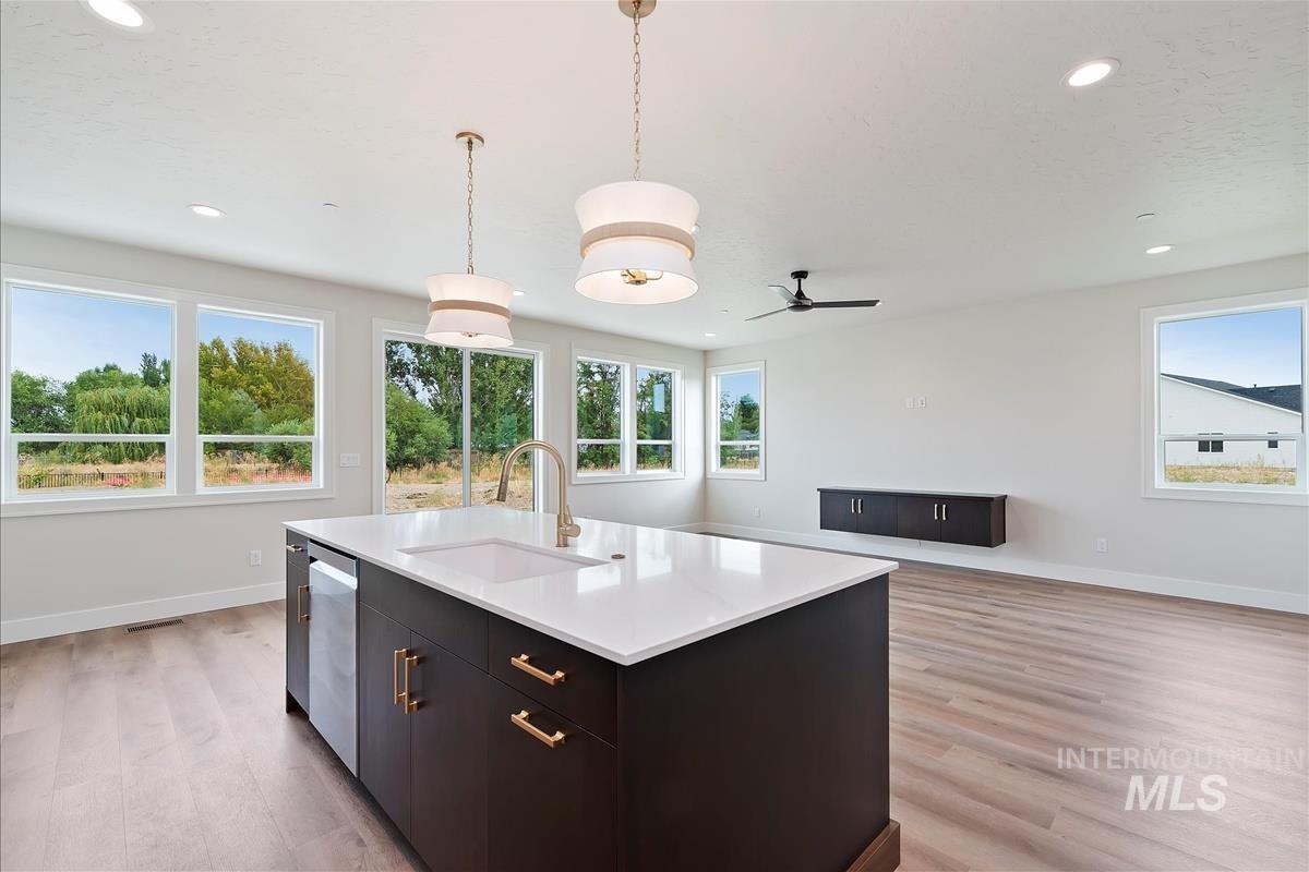 428 Hidden Mill Ct, Middleton, Idaho 83644, 4 Bedrooms, 2.5 Bathrooms, Residential For Sale, Price $589,900,MLS 98961812