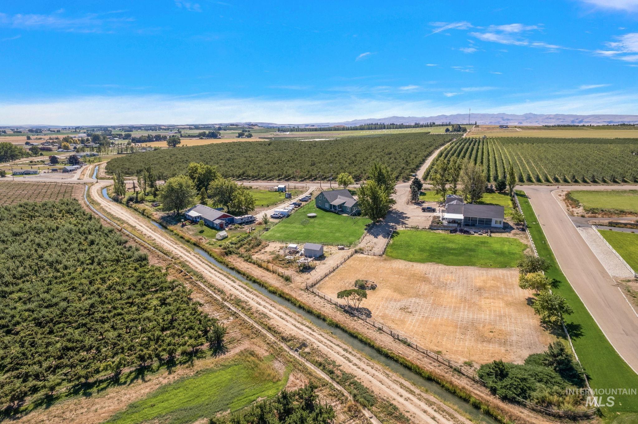 18018 Artist Way, Caldwell, Idaho 83607, 4 Bedrooms, 2.5 Bathrooms, Residential For Sale, Price $814,999,MLS 98961816