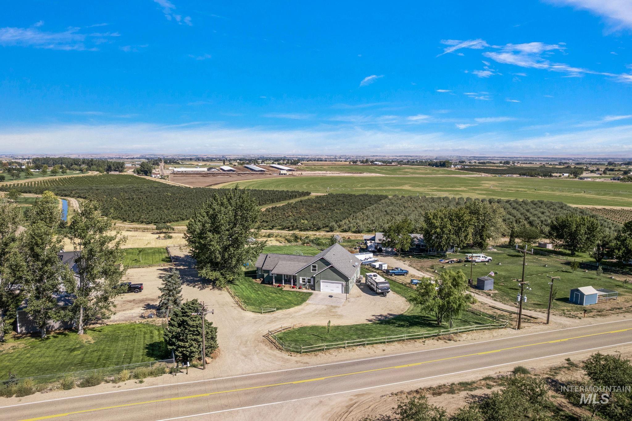 18018 Artist Way, Caldwell, Idaho 83607, 4 Bedrooms, 2.5 Bathrooms, Residential For Sale, Price $814,999,MLS 98961816