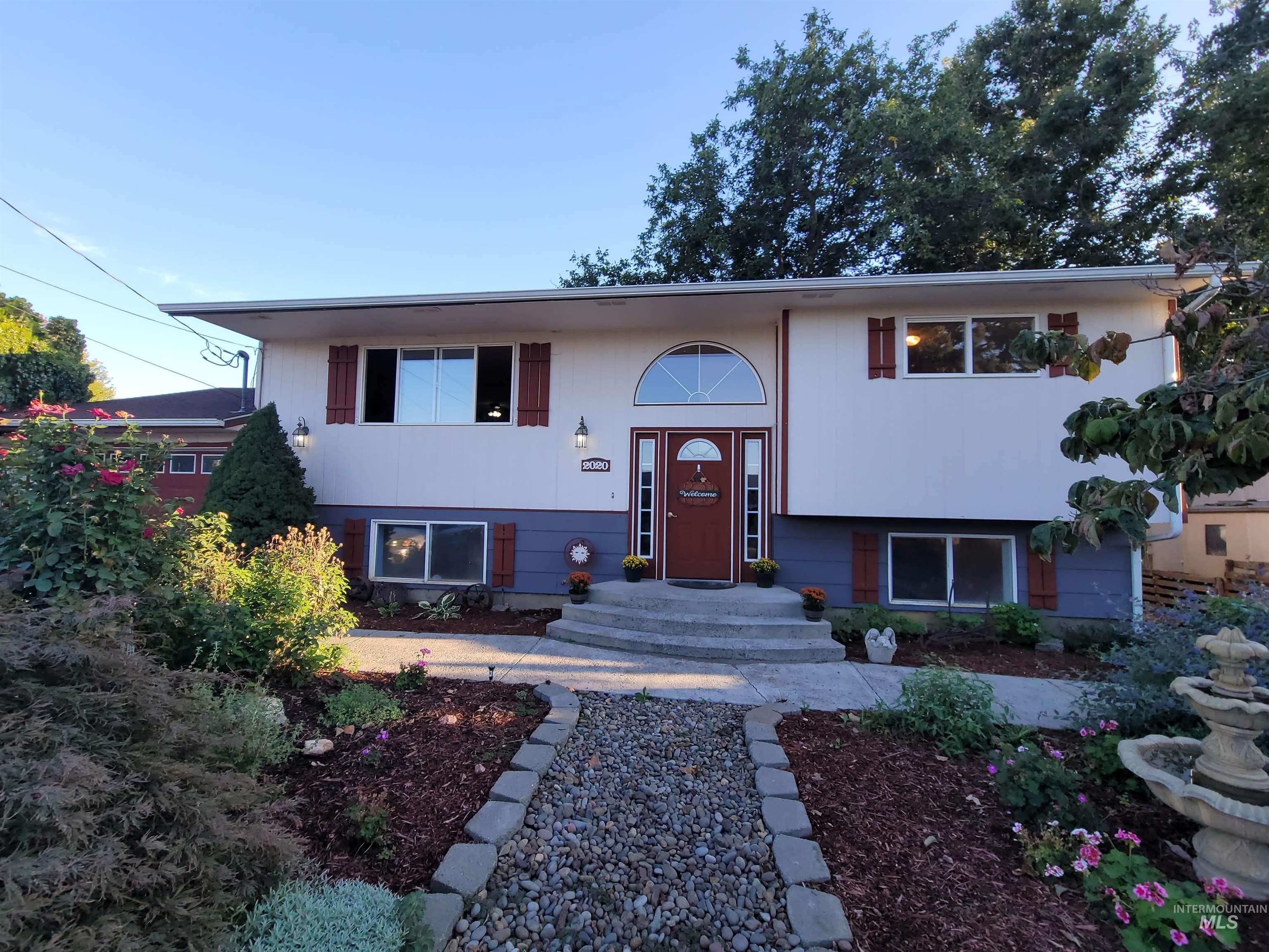 2020 Powers Ave., Lewiston, Idaho 83501, 4 Bedrooms, 2 Bathrooms, Residential For Sale, Price $427,900, 98961826
