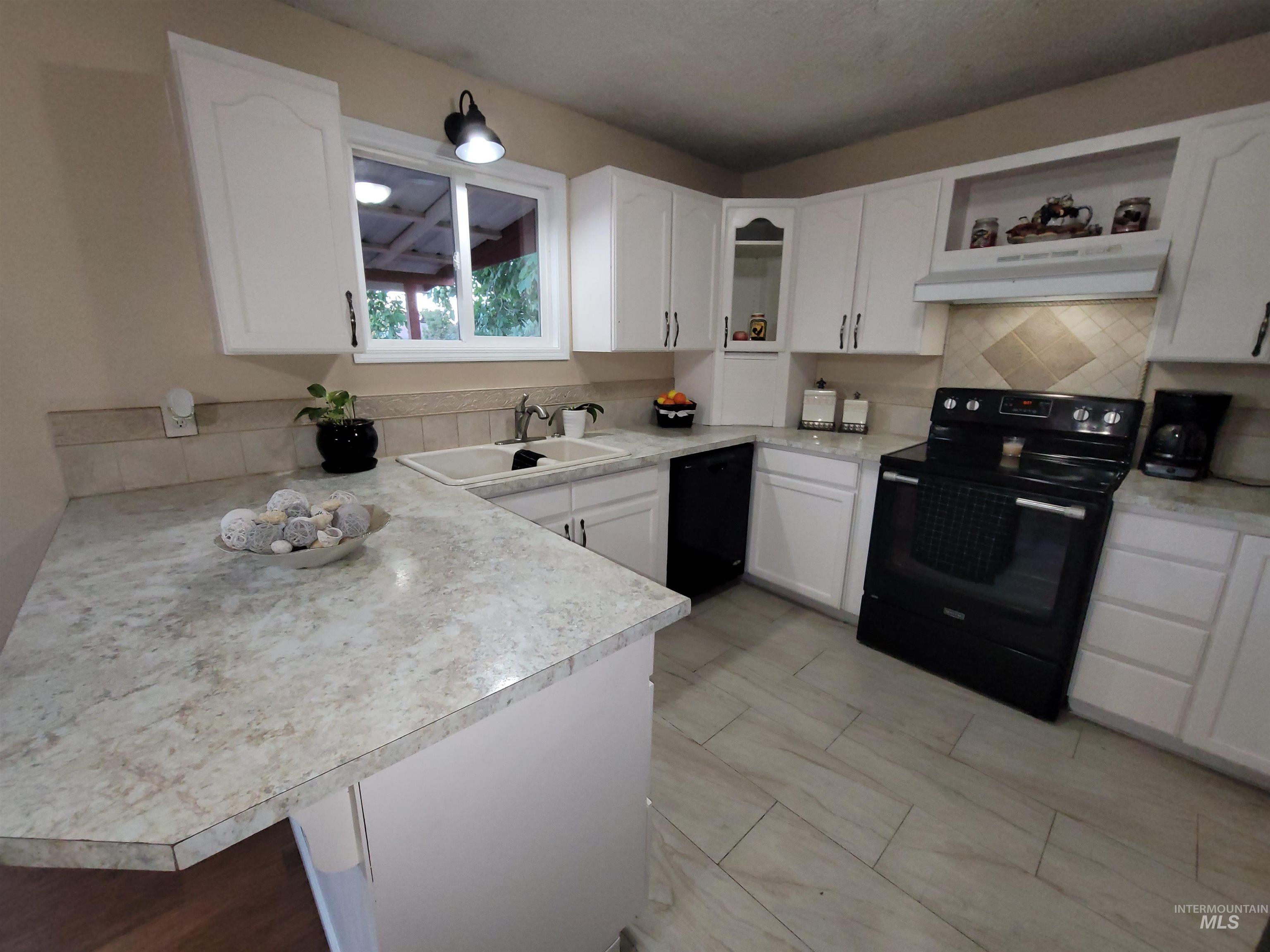 2020 Powers Ave., Lewiston, Idaho 83501, 4 Bedrooms, 2 Bathrooms, Residential For Sale, Price $424,900, 98961826