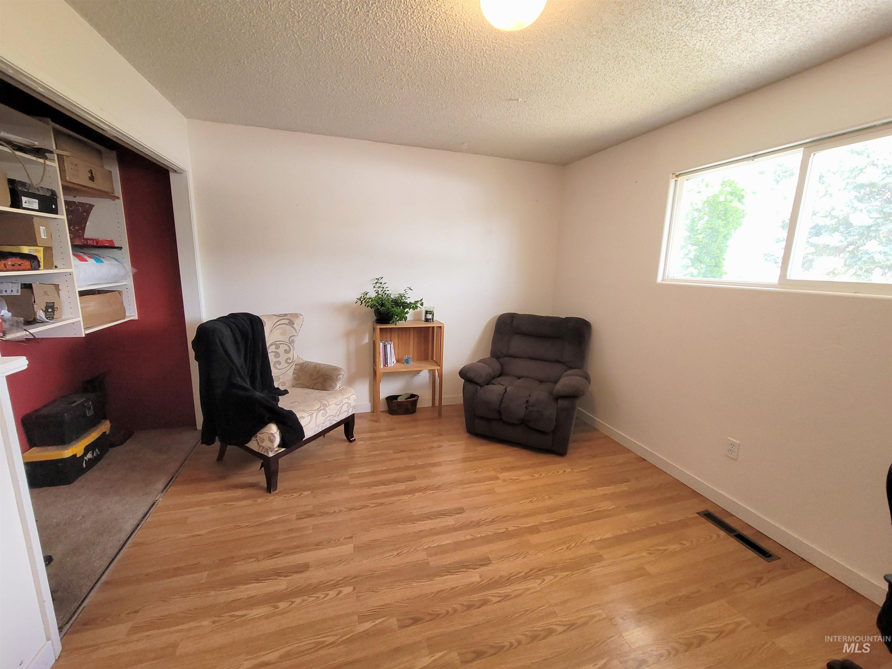2020 Powers Ave., Lewiston, Idaho 83501, 4 Bedrooms, 2 Bathrooms, Residential For Sale, Price $417,900,MLS 98961826