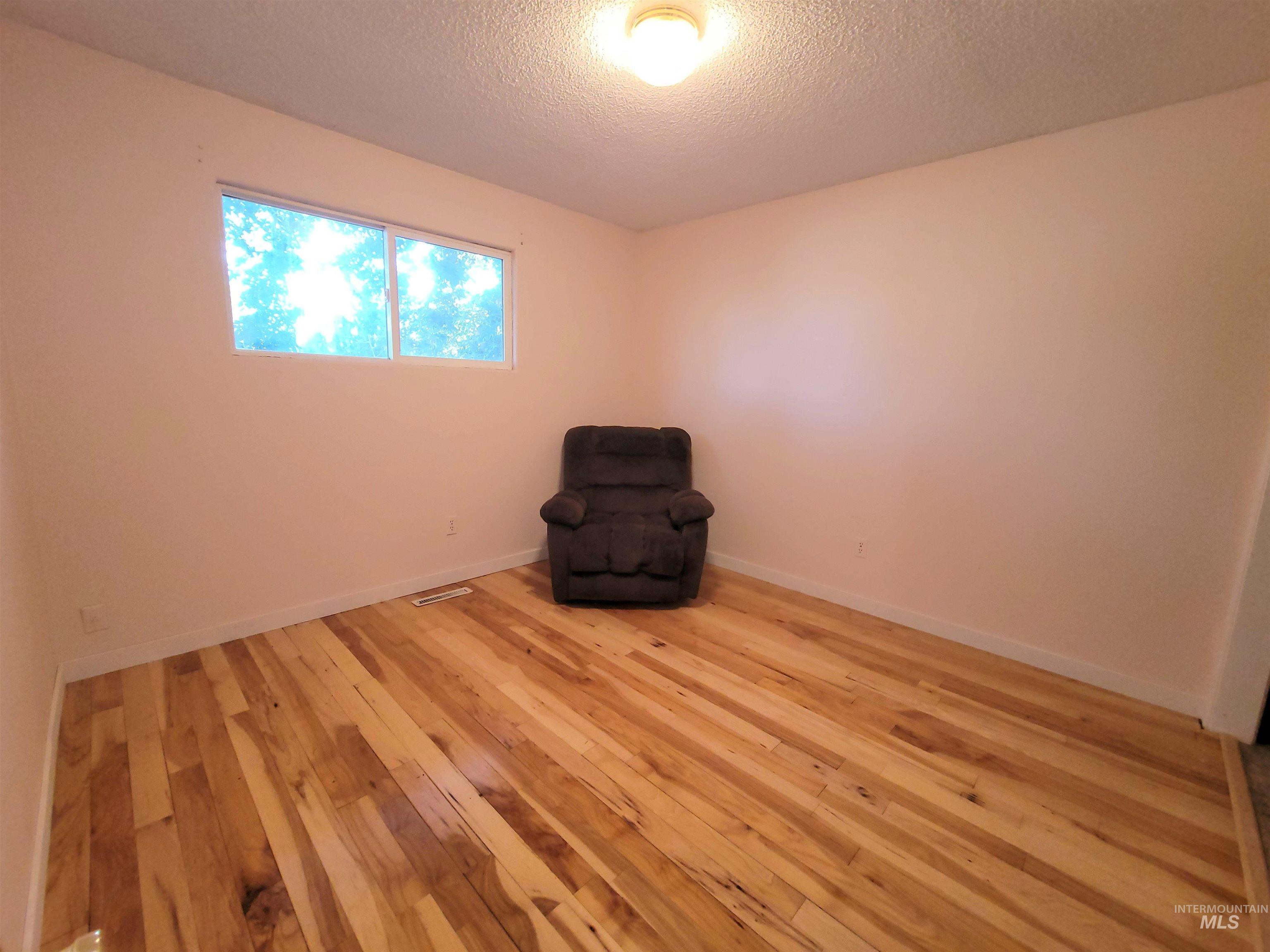 2020 Powers Ave., Lewiston, Idaho 83501, 4 Bedrooms, 2 Bathrooms, Residential For Sale, Price $427,900, 98961826